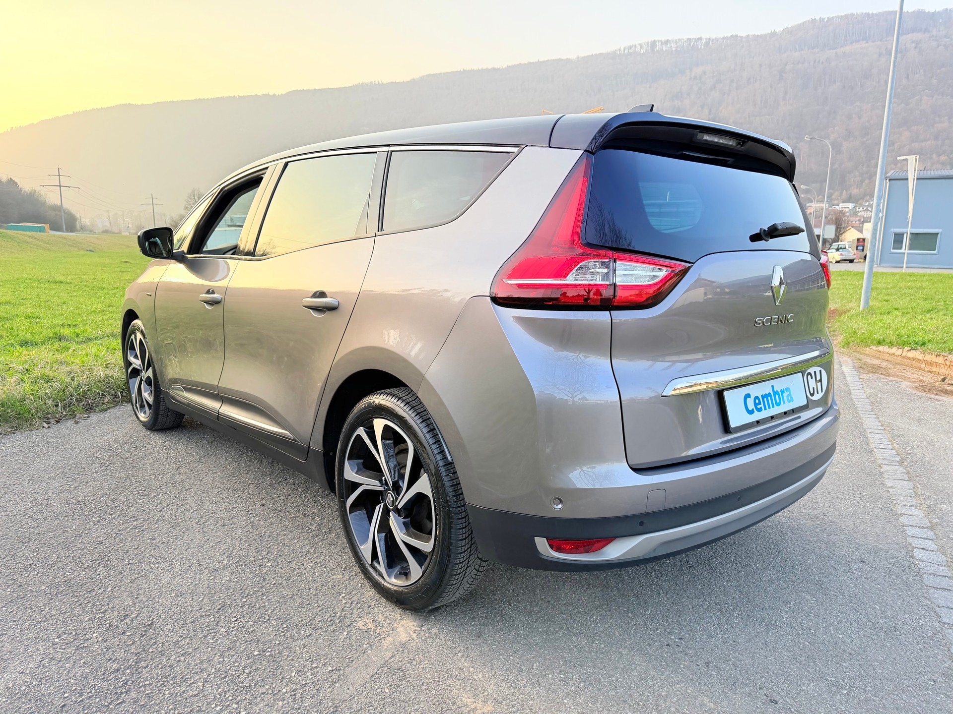 RENAULT GRAND SCENIC 1.3 16V "BLACK EDITION" EDC AUTOMAT MIT 7 SITZE. MIT 44`000 KM. AB MFK AB SERVICE. MIT LEDER. CHF 22`900.--image-8