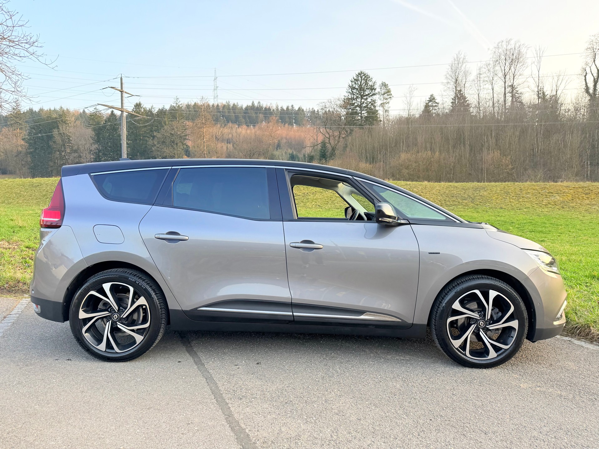 RENAULT GRAND SCENIC 1.3 16V "BLACK EDITION" EDC AUTOMAT MIT 7 SITZE. MIT 44`000 KM. AB MFK AB SERVICE. MIT LEDER. CHF 22`900.--image-15