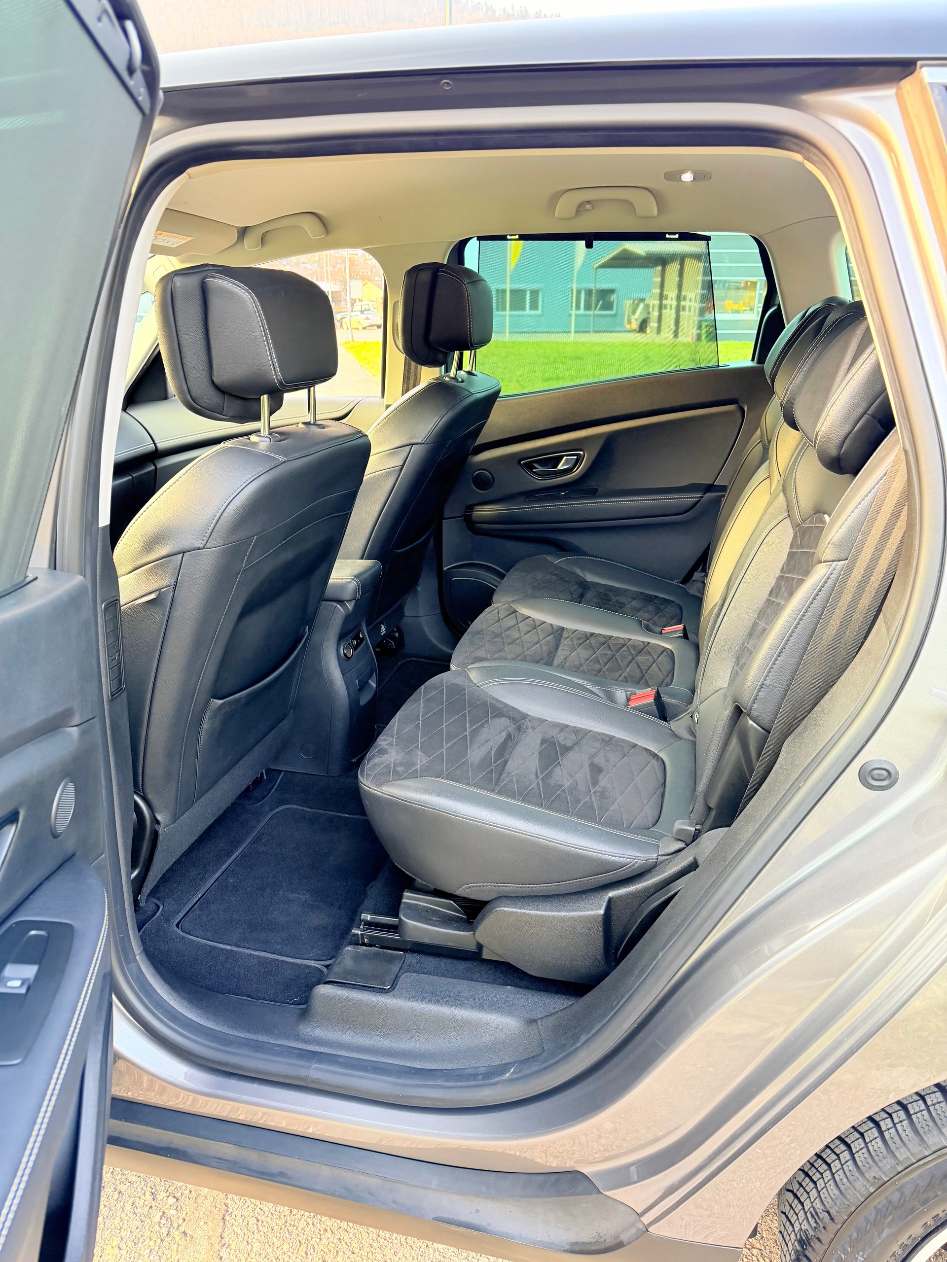 RENAULT GRAND SCENIC 1.3 16V "BLACK EDITION" EDC AUTOMAT MIT 7 SITZE. MIT 44`000 KM. AB MFK AB SERVICE. MIT LEDER. CHF 22`900.--image-5