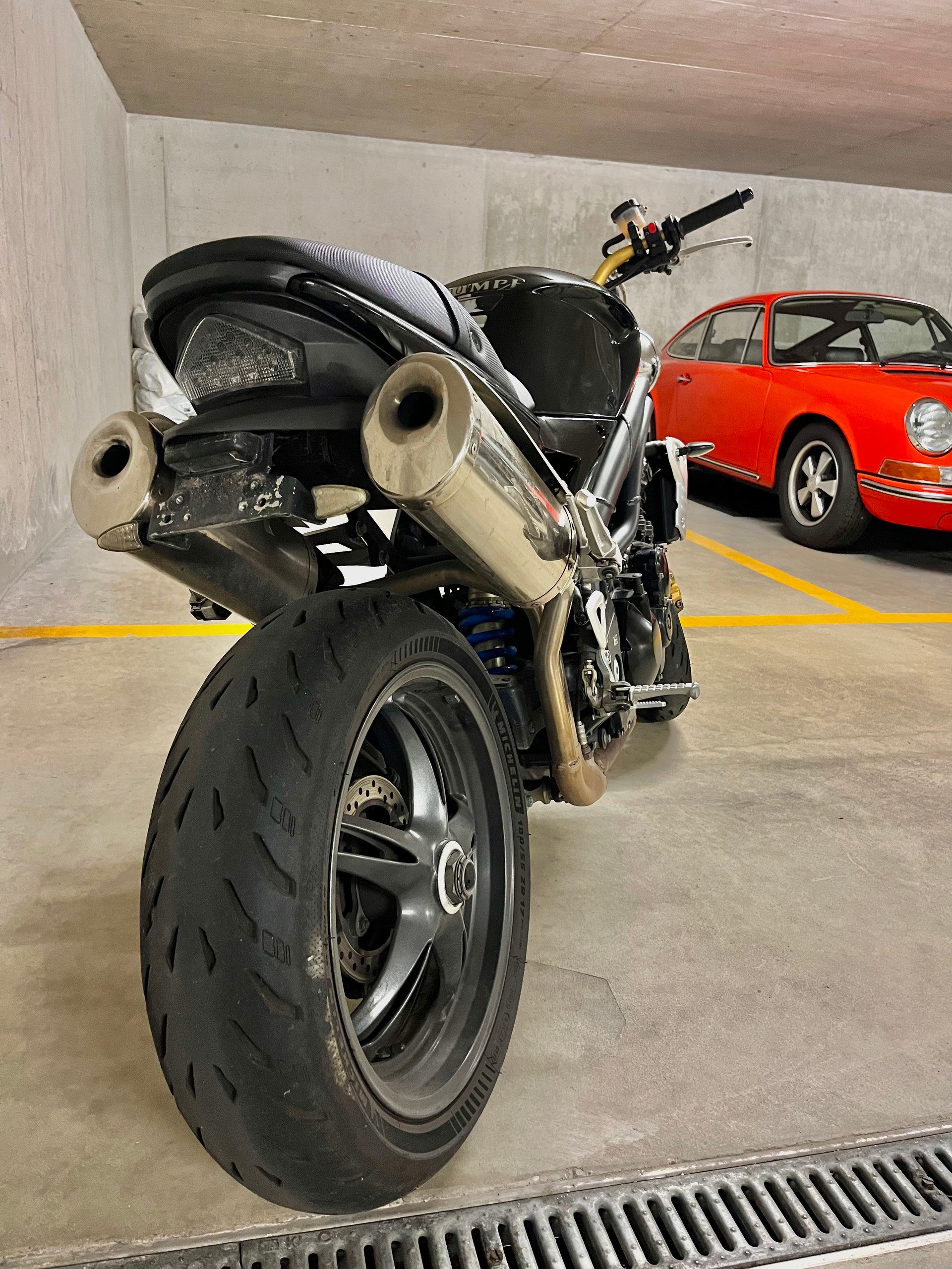 TRIUMPH Speed Triple 1050-image-2
