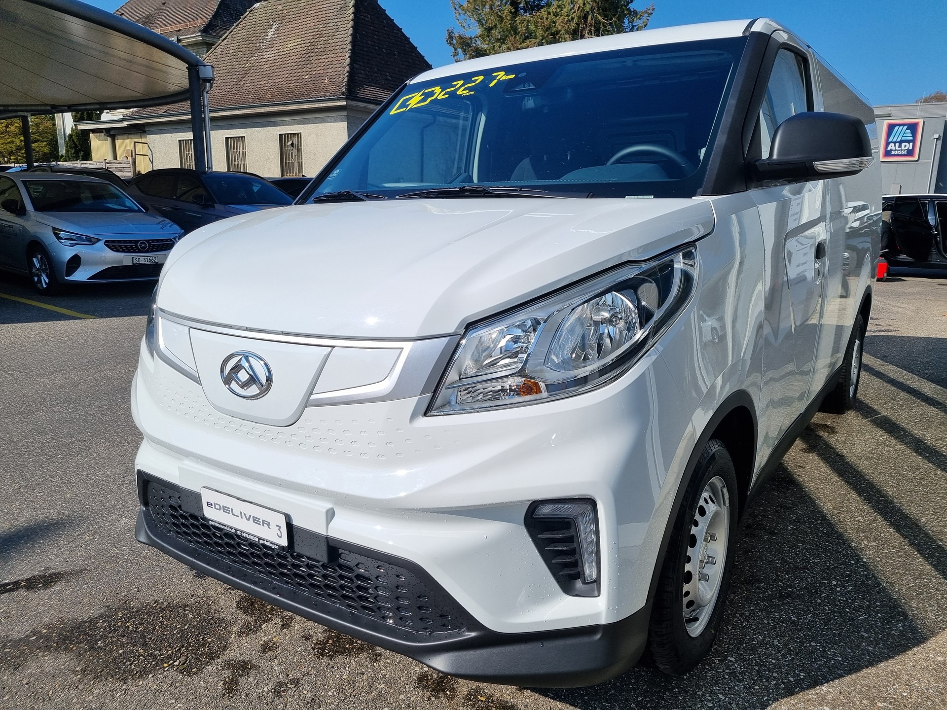 MAXUS eDELIVER 3 Kastenaufbau L1H1 50kWh-image-2