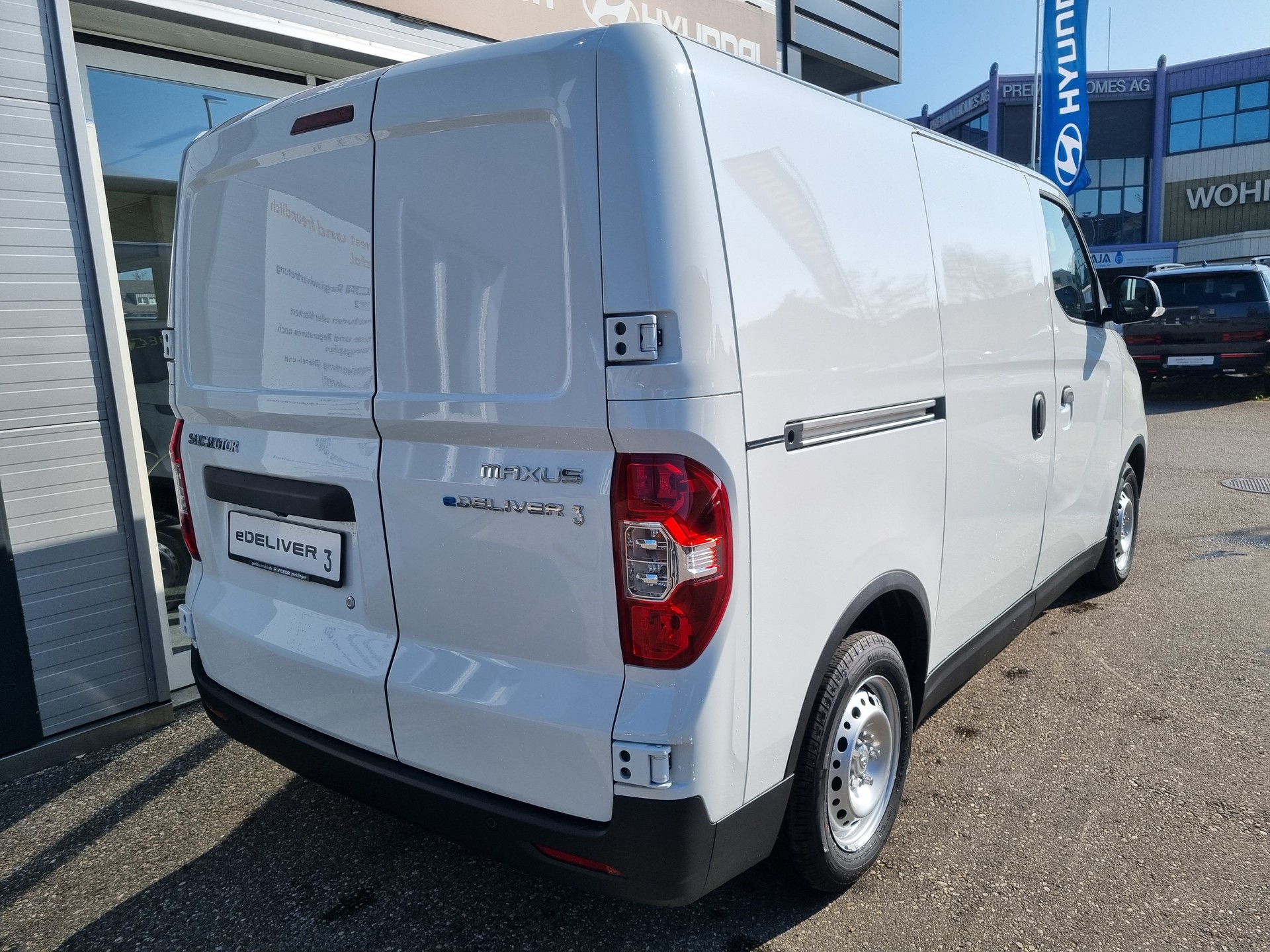 MAXUS eDELIVER 3 Kastenaufbau L1H1 50kWh-image-4