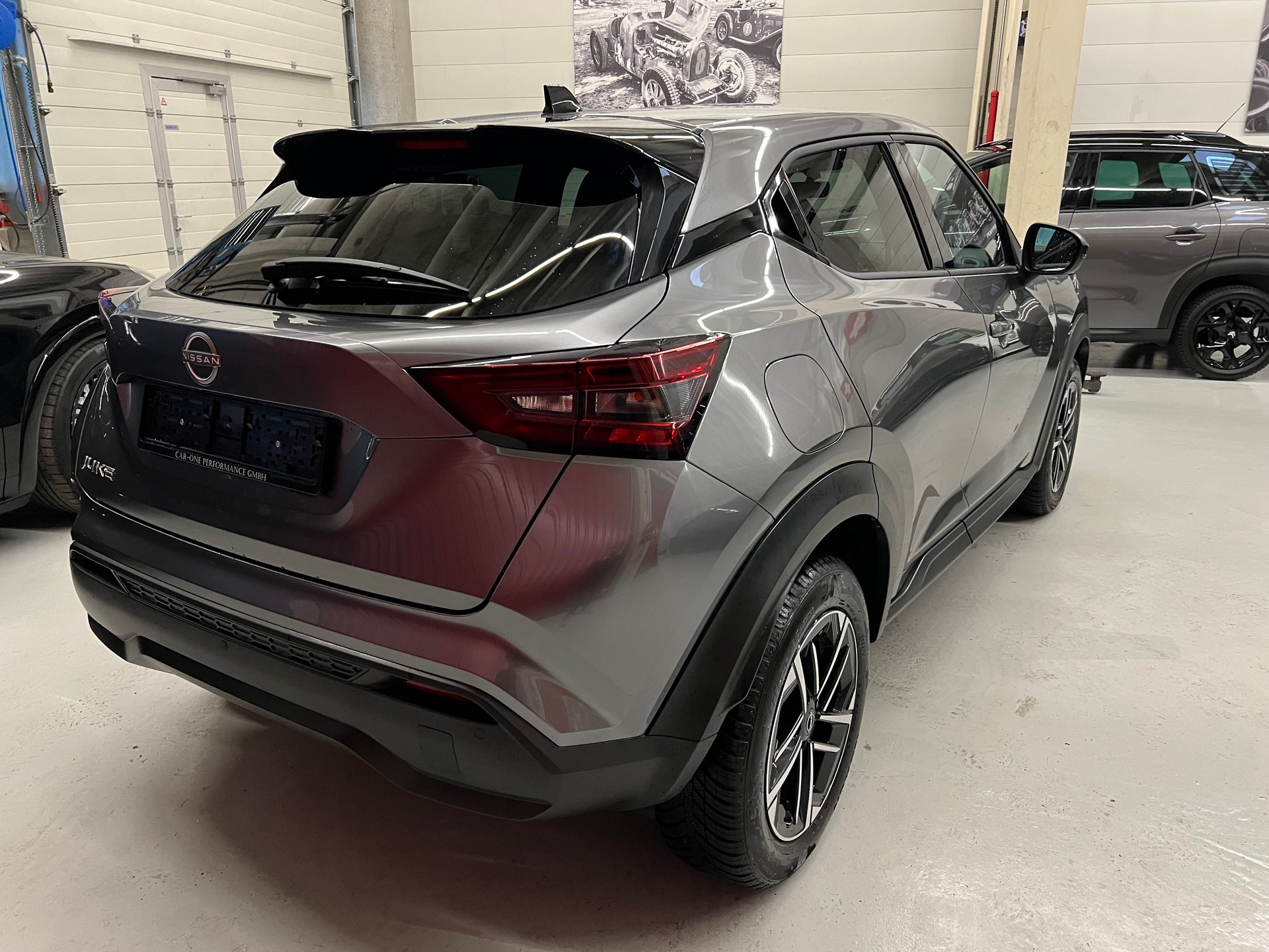 NISSAN Juke 1.0 DIG-T N-Connecta DCT-showroom-element-3