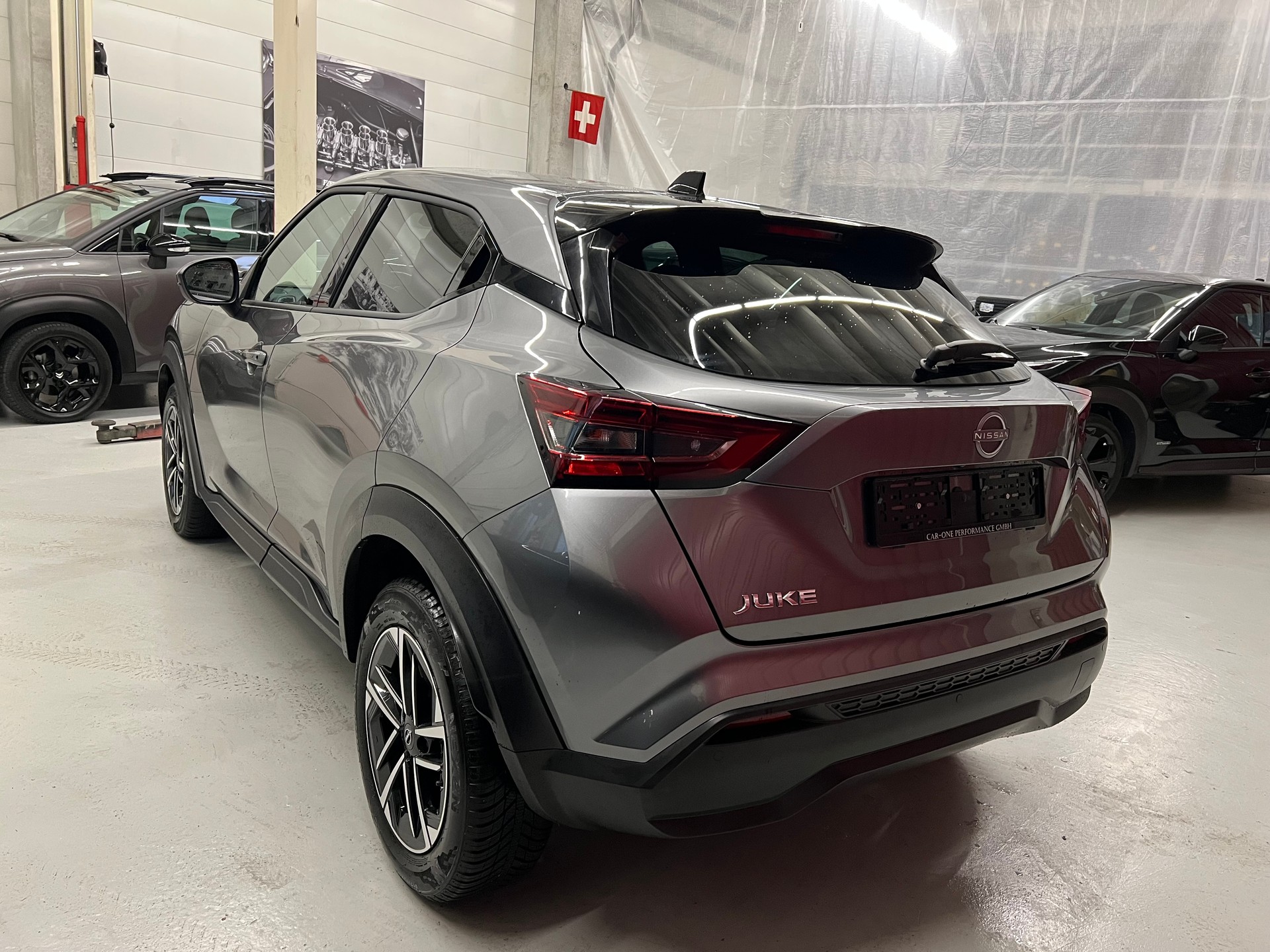 NISSAN Juke 1.0 DIG-T N-Connecta DCT-showroom-element-2