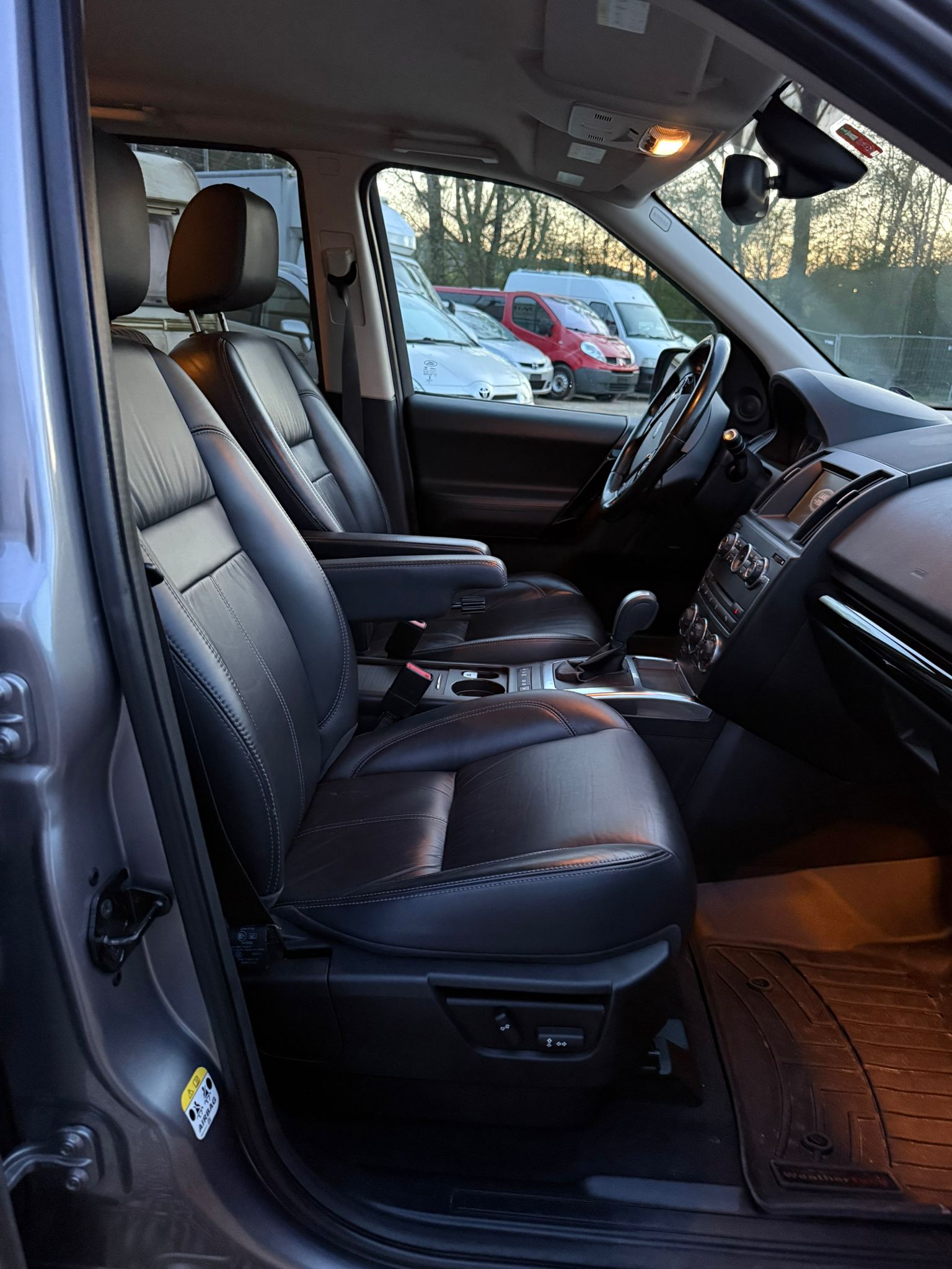 LAND ROVER Freelander 2.0 SE Automatic-image-10