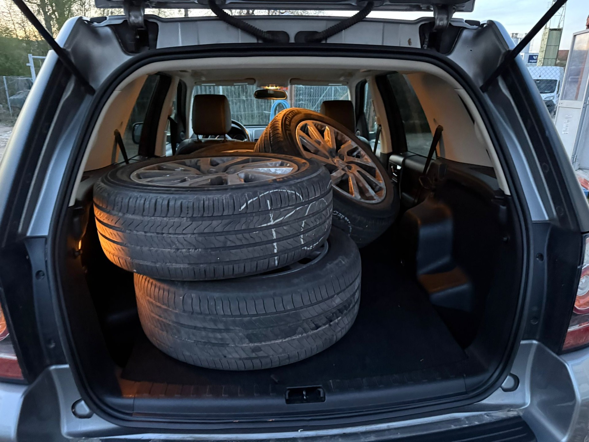 LAND ROVER Freelander 2.0 SE Automatic-image-9