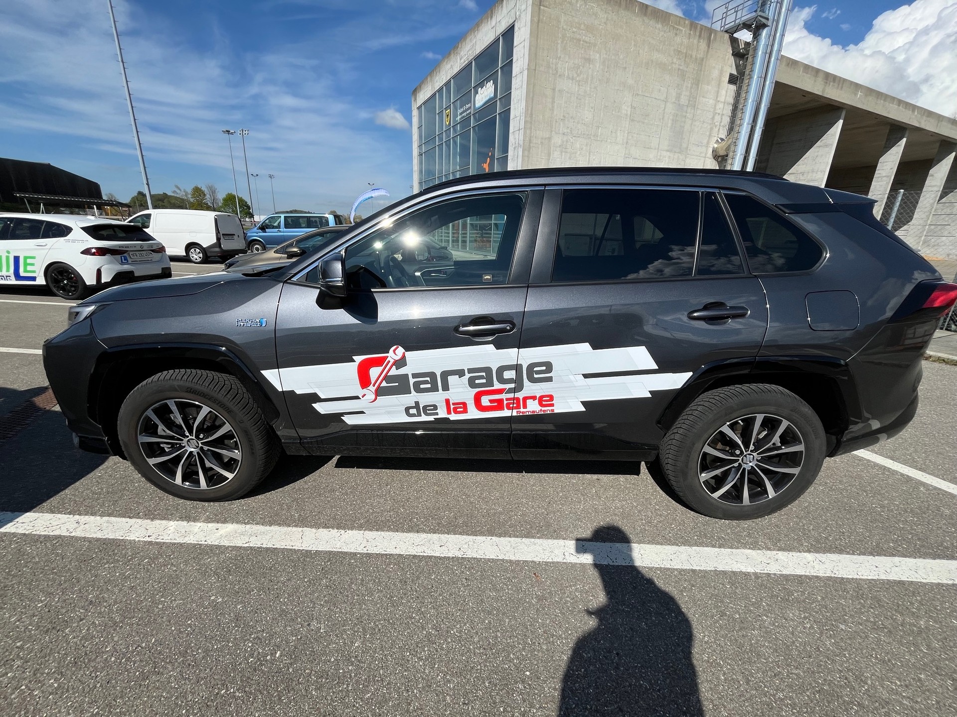 SUZUKI Across 2.5 Plug-in-Hybrid Compact Top E-CVT-image-3