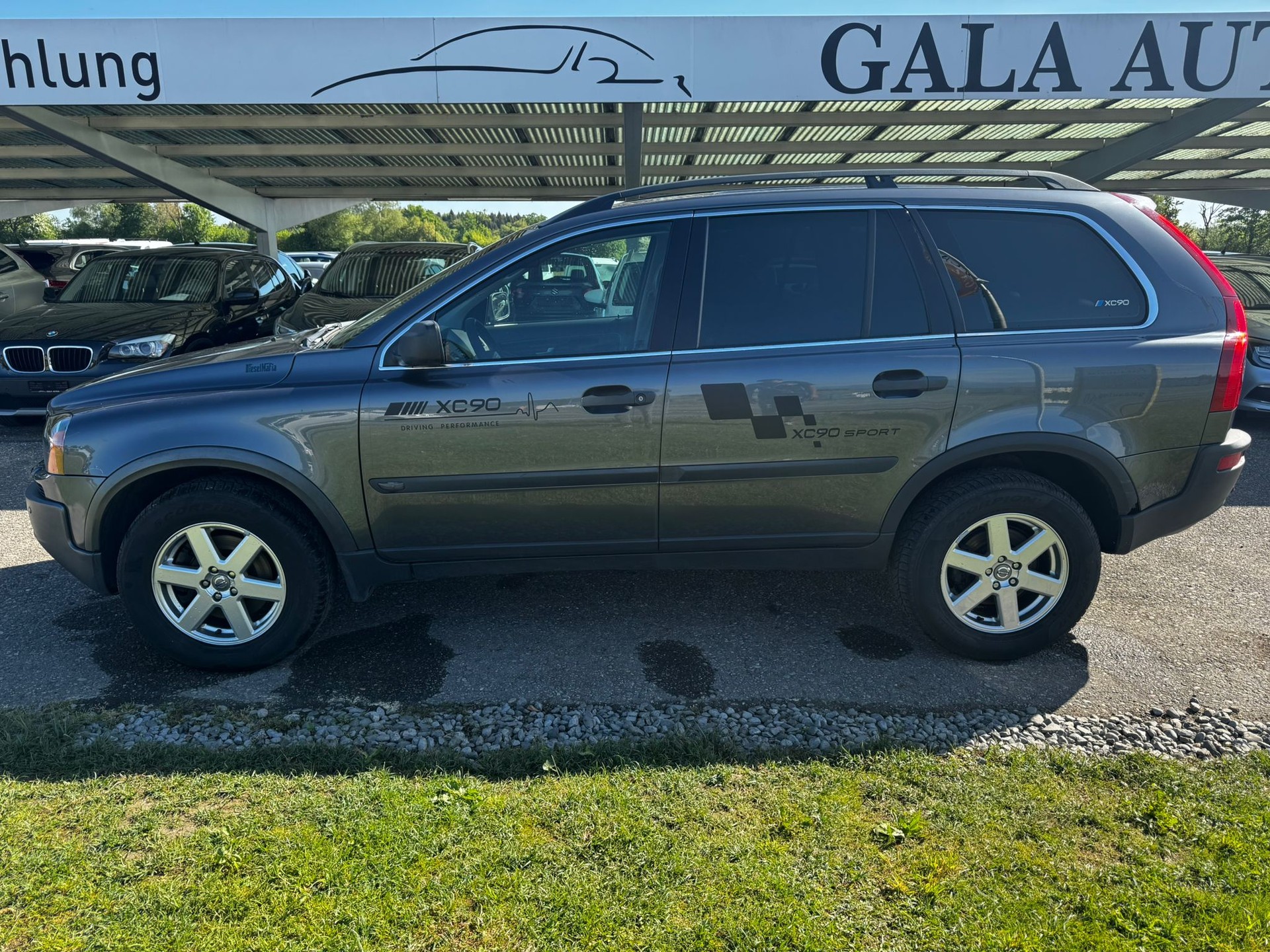 VOLVO XC90 D5 AWD Momentum-image-7