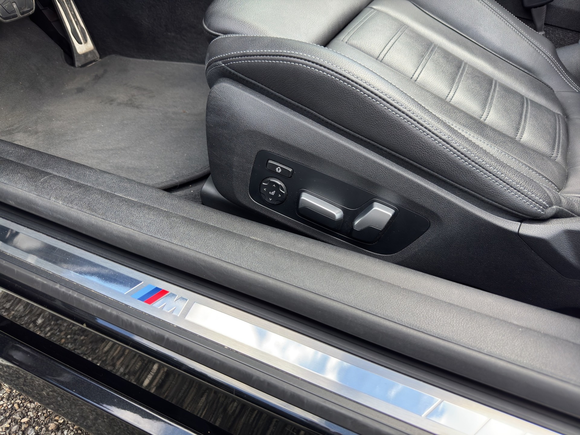 BMW 430i Cabriolet M Sport Steptronic-image-22