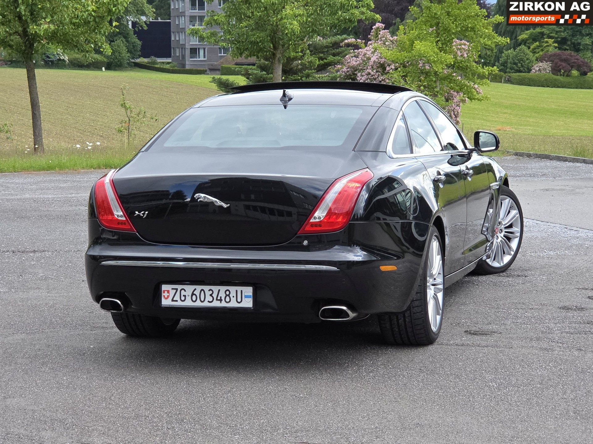 JAGUAR XJ 3.0 S/C Portfolio AWD-image-9