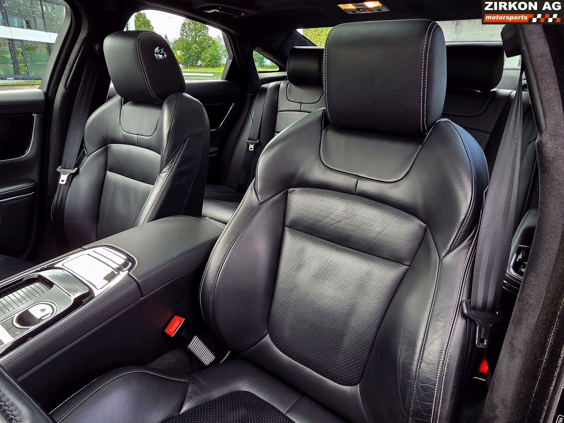 JAGUAR XJ 3.0 S/C Portfolio AWD-image-29
