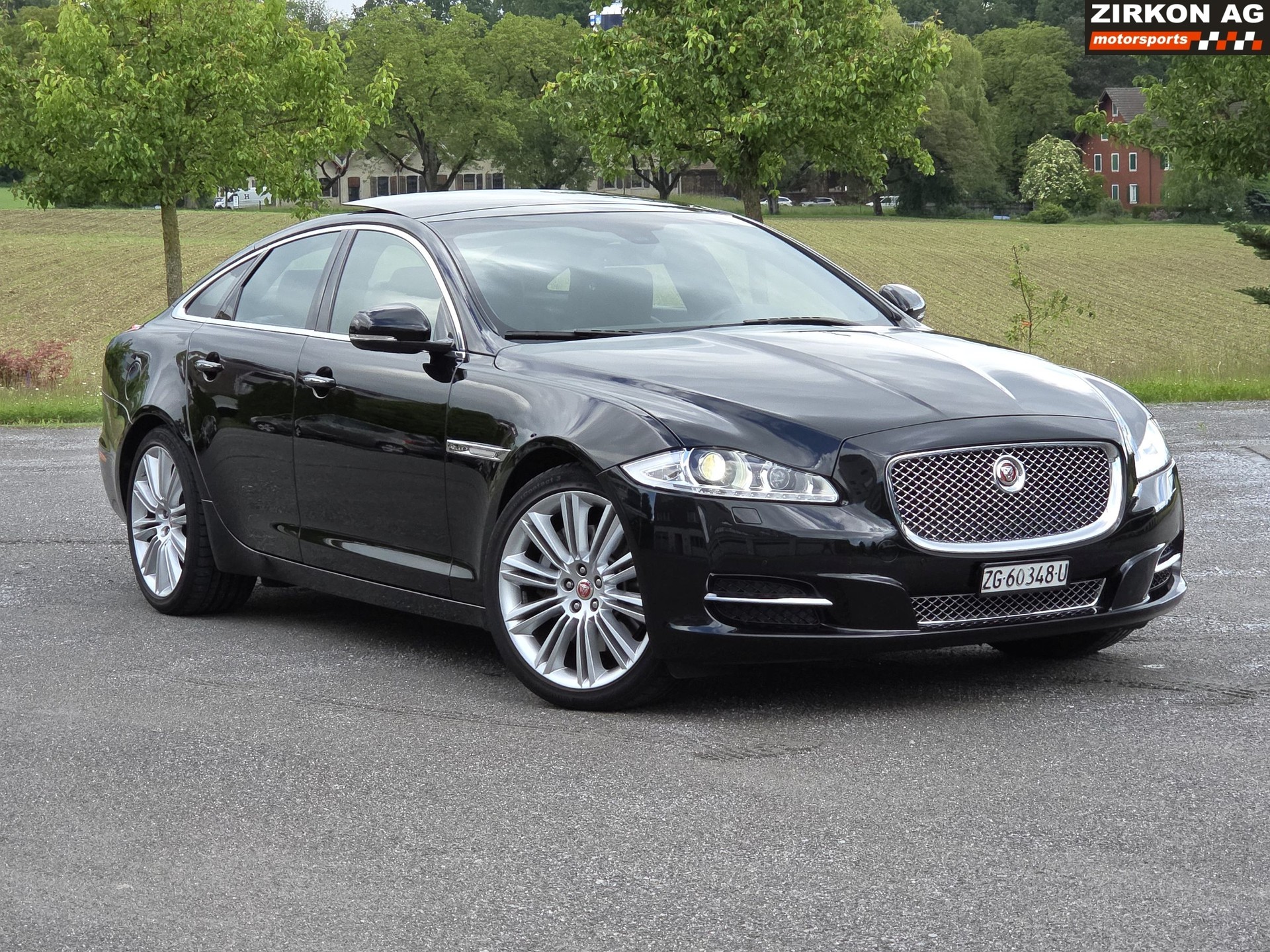 JAGUAR XJ 3.0 S/C Portfolio AWD-image-6