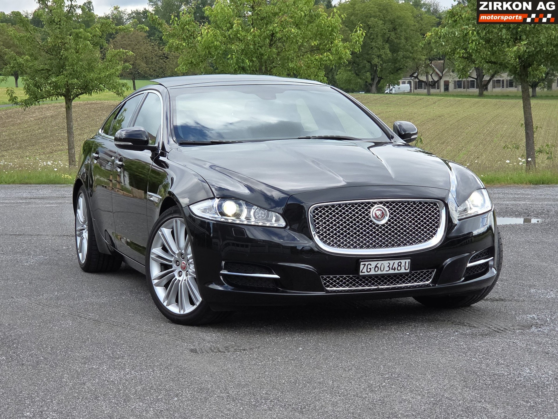 JAGUAR XJ 3.0 S/C Portfolio AWD-image-5