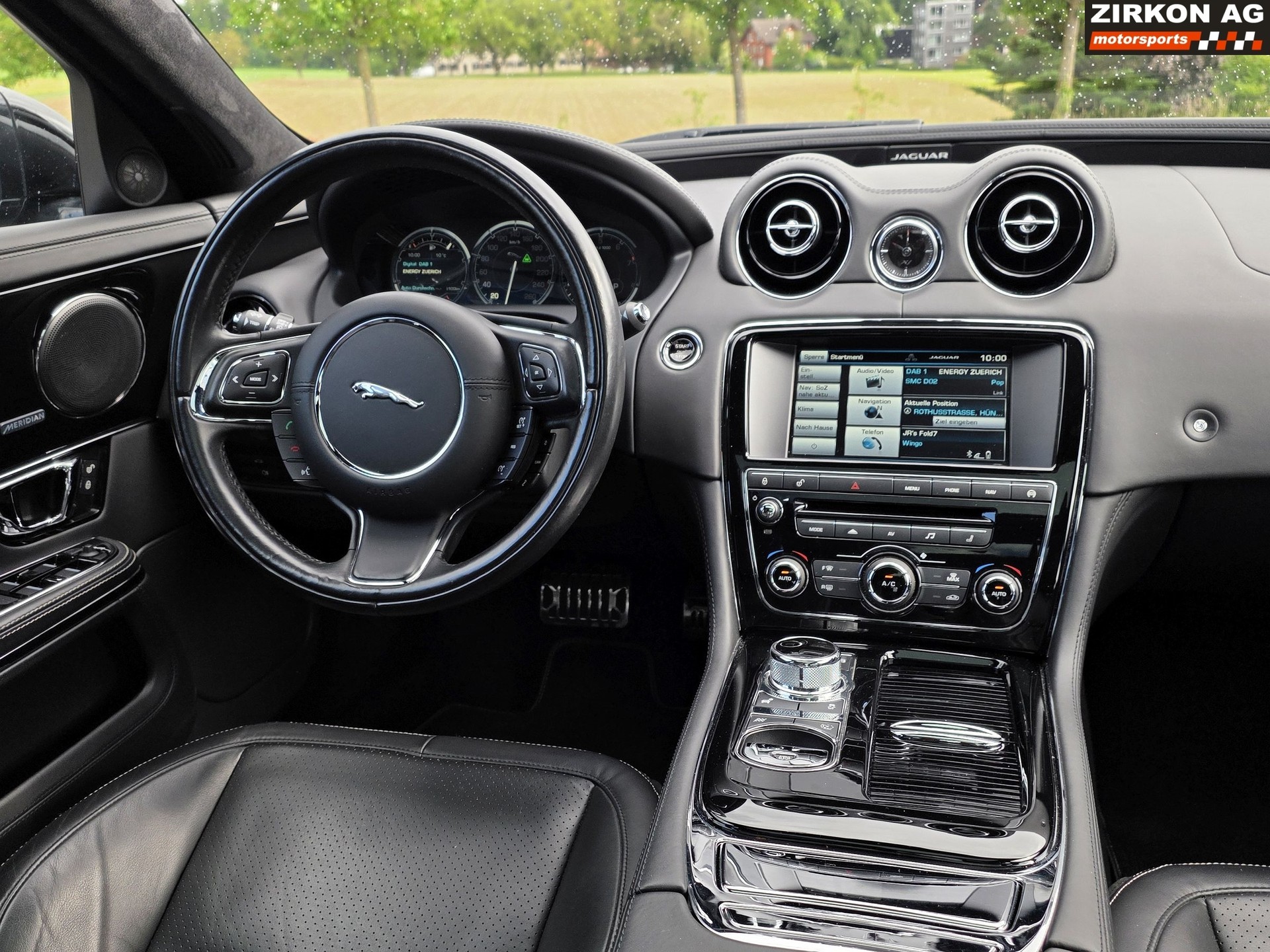 JAGUAR XJ 3.0 S/C Portfolio AWD-image-27