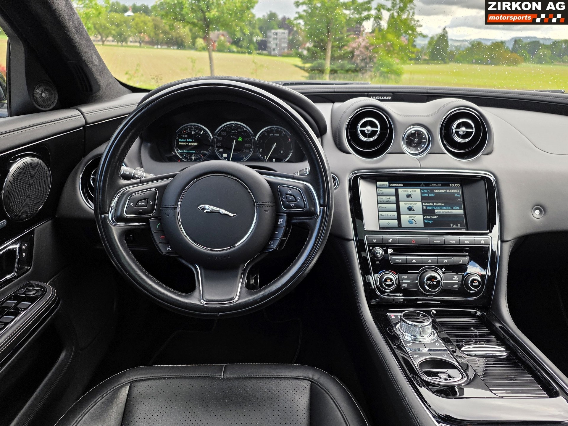 JAGUAR XJ 3.0 S/C Portfolio AWD-image-26