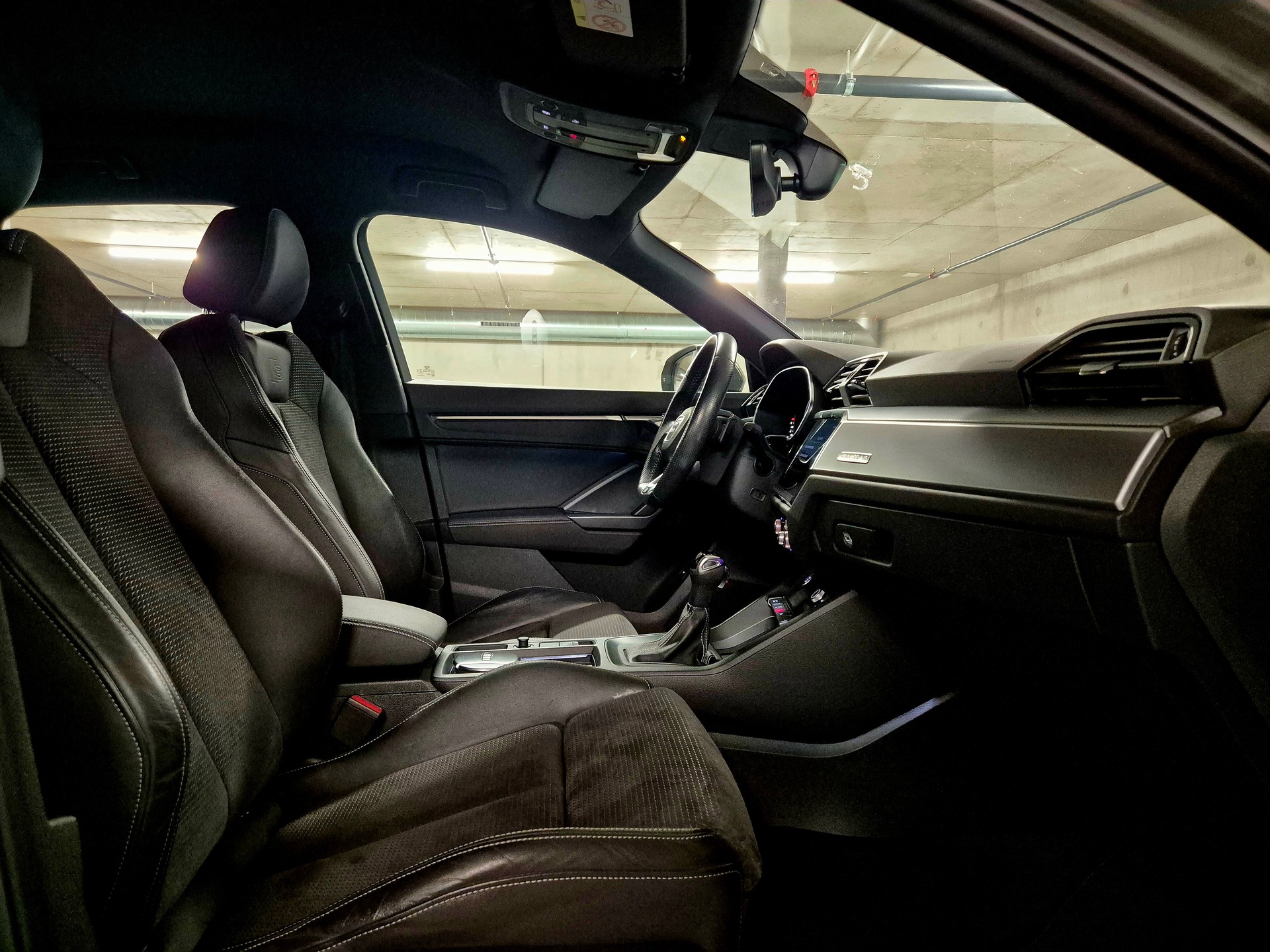 AUDI Q3 40 TDI Attraction quattro S-tronic-image-10