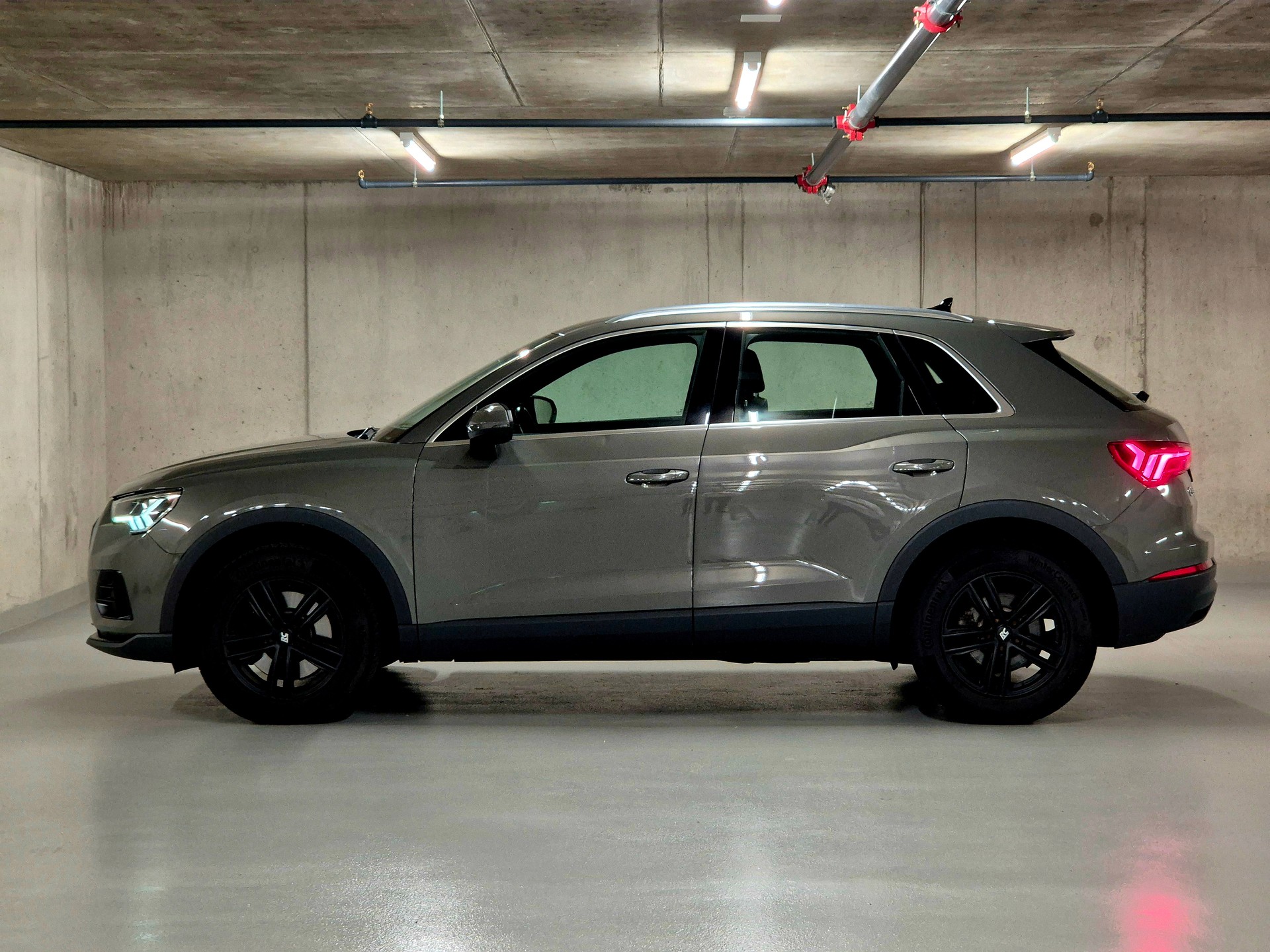 AUDI Q3 40 TDI Attraction quattro S-tronic-image-4