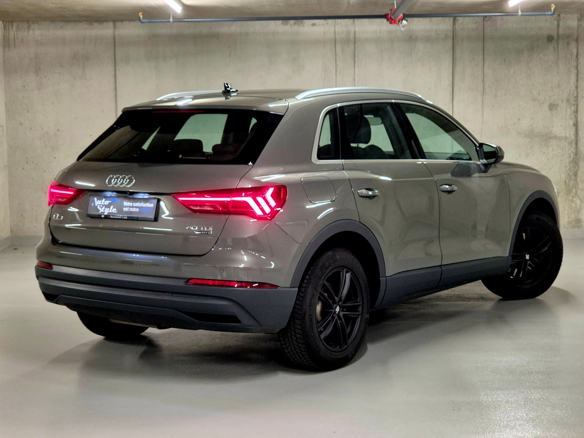 AUDI Q3 40 TDI Attraction quattro S-tronic-image-7
