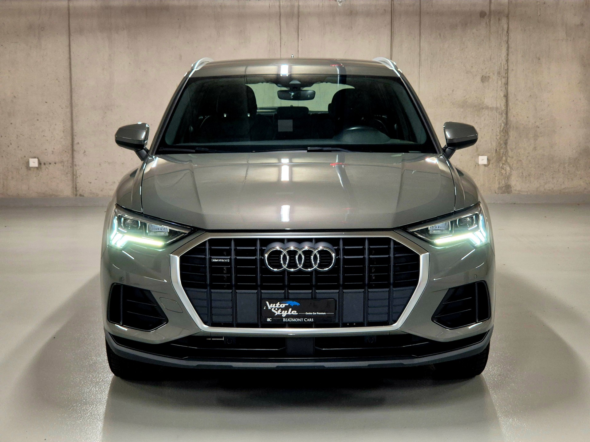 AUDI Q3 40 TDI Attraction quattro S-tronic-showroom-element-1