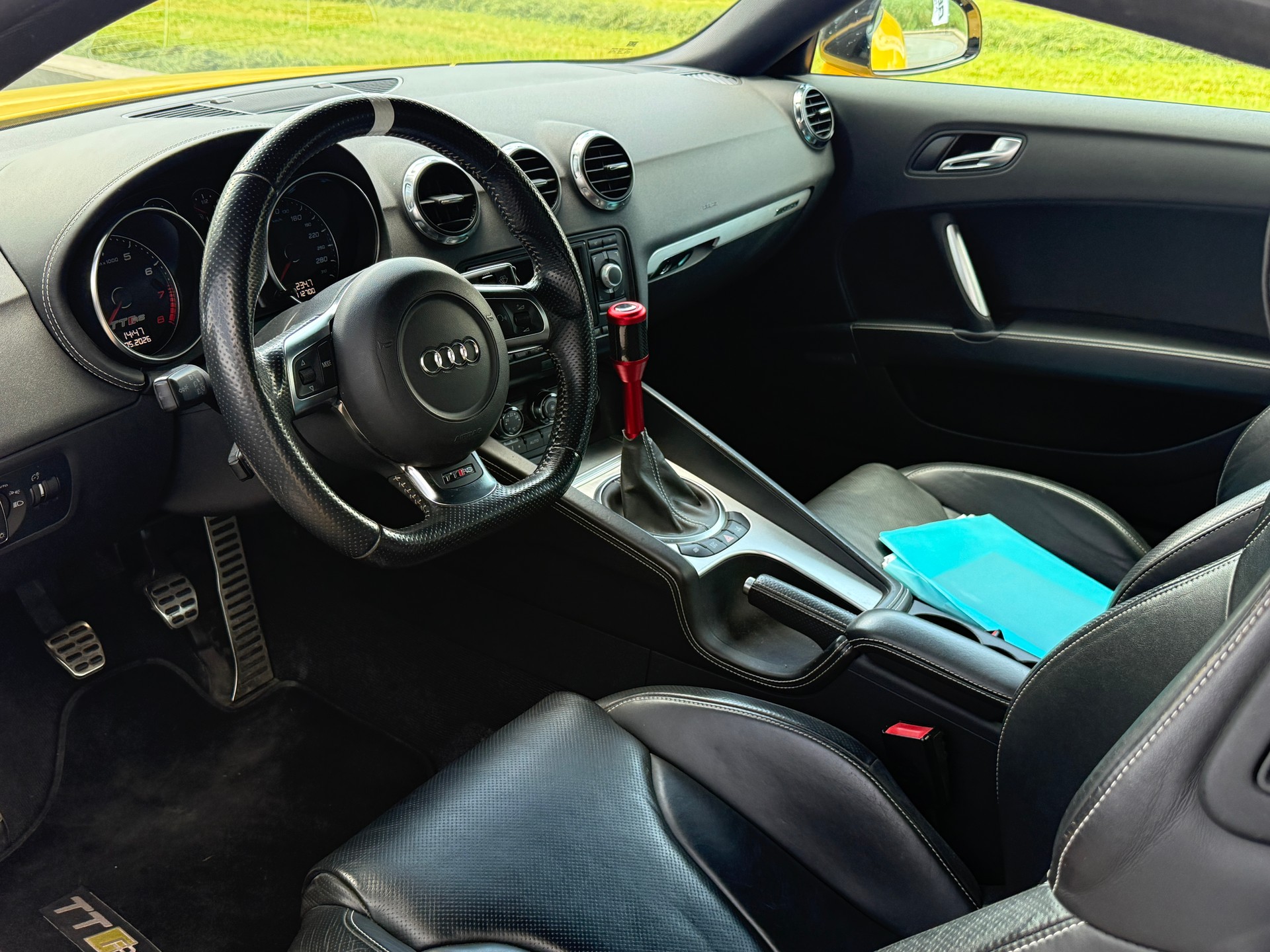 AUDI TT RS Coupé 2.5 TFSI quattro-image-4