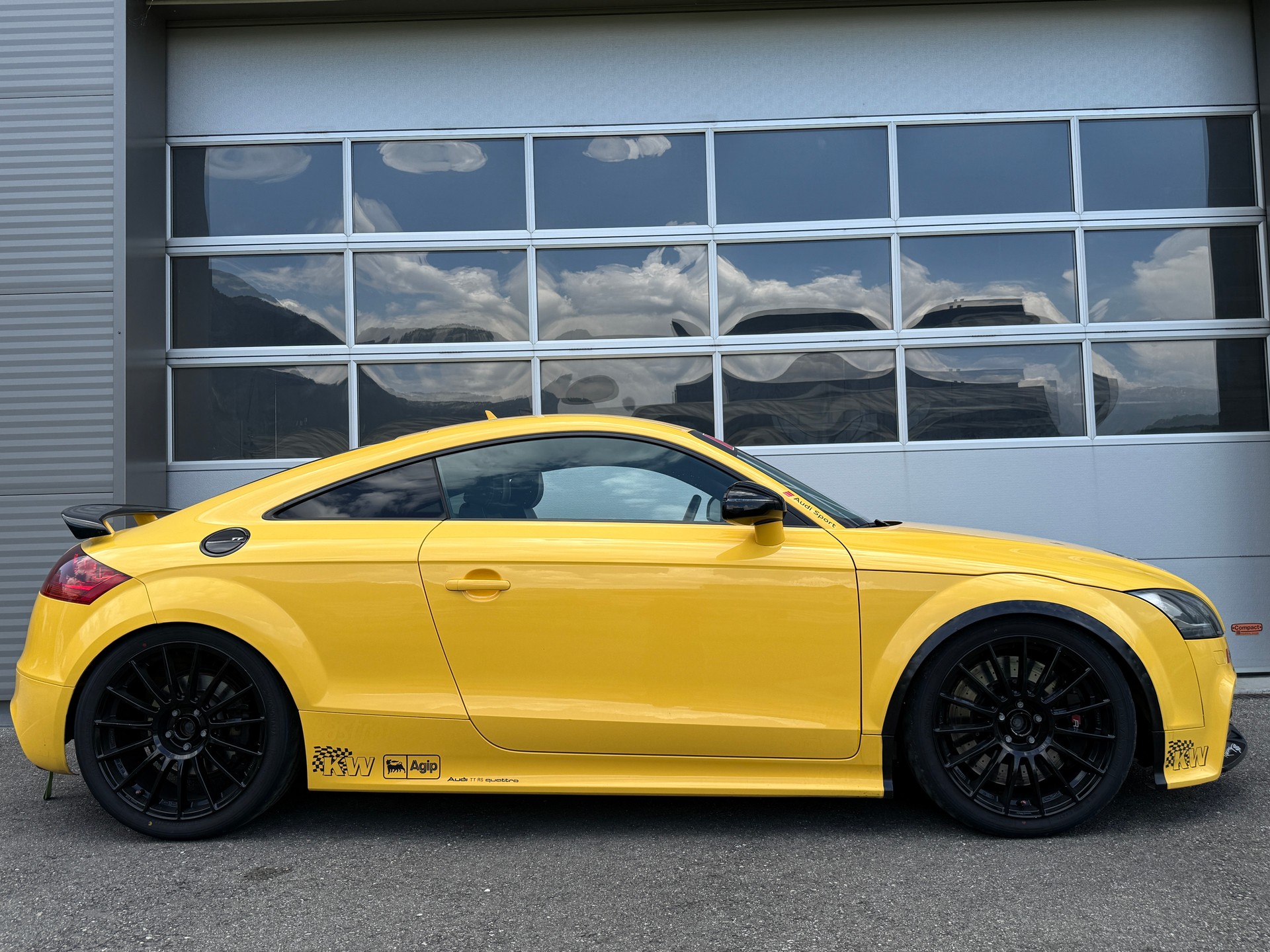 AUDI TT RS Coupé 2.5 TFSI quattro-image-1