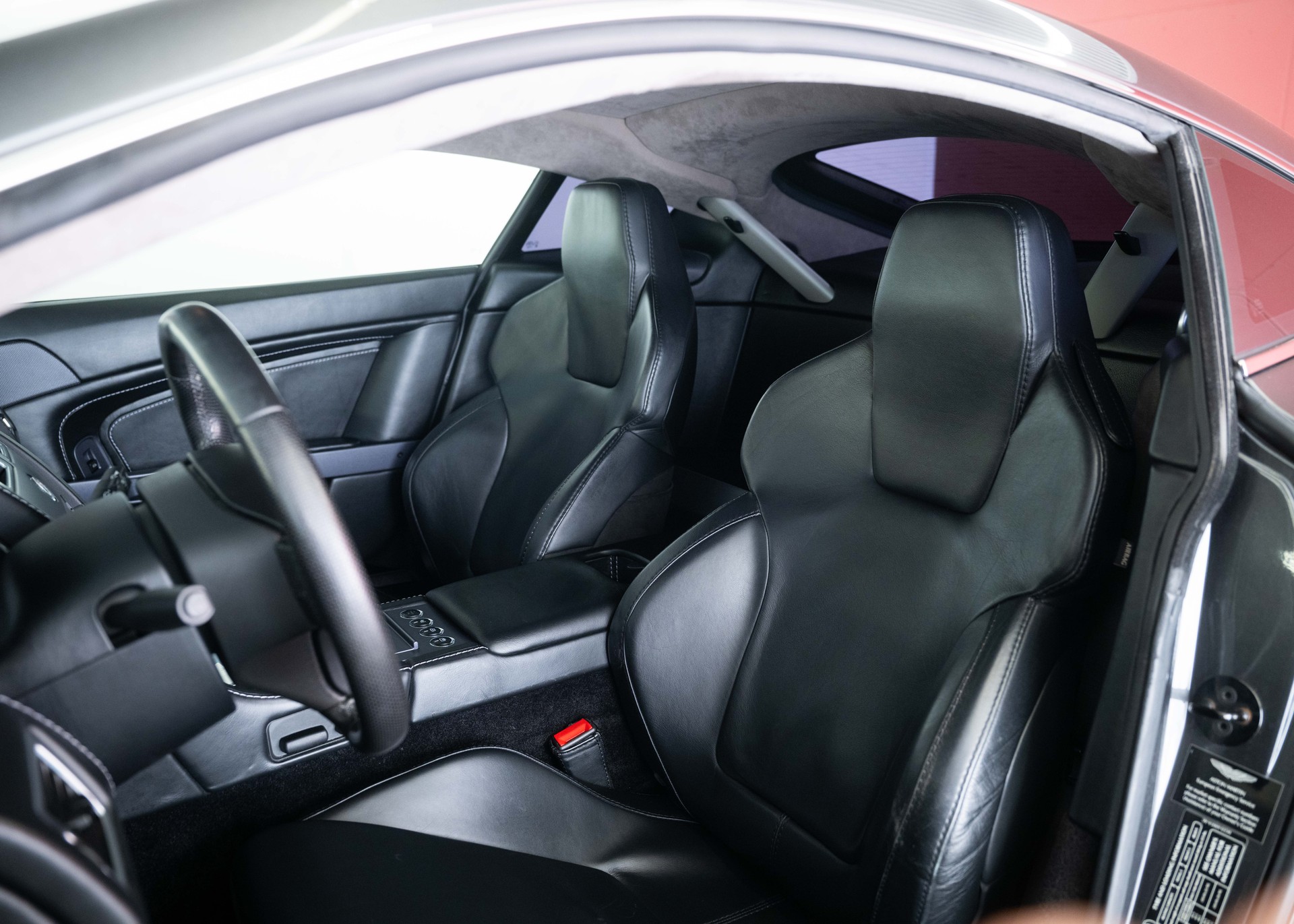 ASTON MARTIN V8 Vantage 4.3 Manual transmission (Swiss car, 1st hand, full Aston Martin service history)-image-20