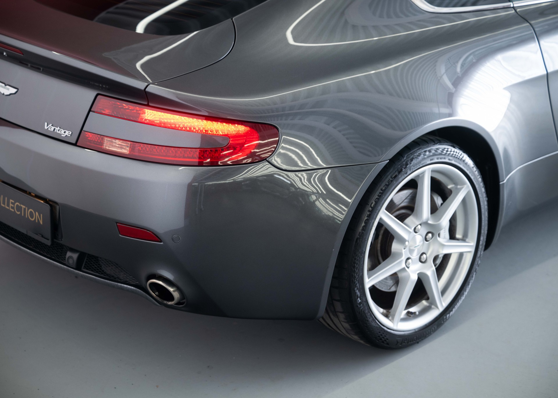 ASTON MARTIN V8 Vantage 4.3 Manual transmission (Swiss car, 1st hand, full Aston Martin service history)-image-14