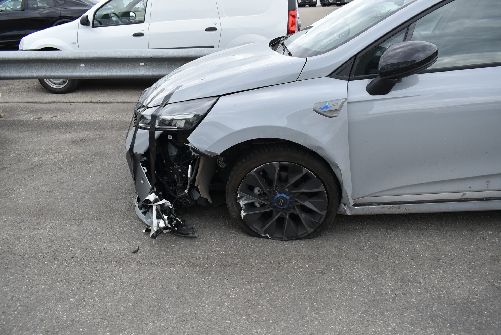 RENAULT Clio 1.6 E-Tech Esprit Alpine-image-1