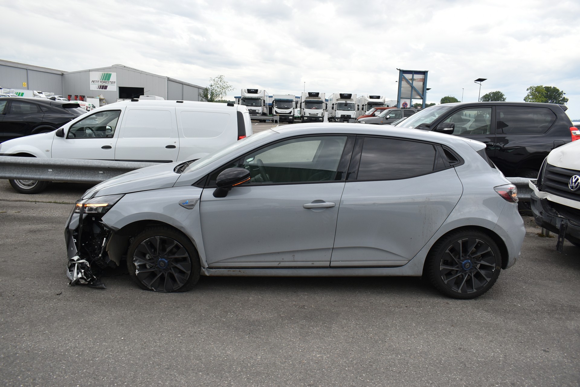 RENAULT Clio 1.6 E-Tech Esprit Alpine-image-11