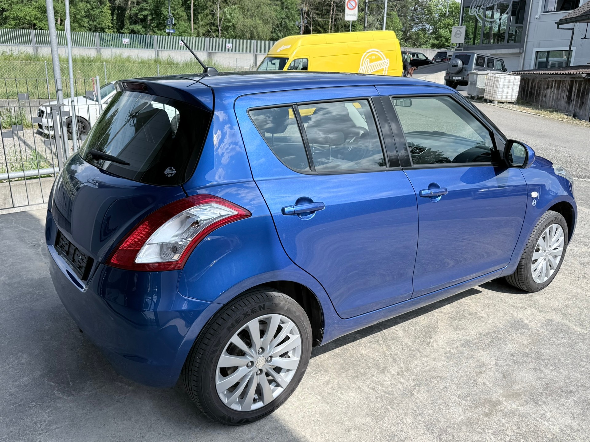 SUZUKI Swift 1.2i 16V GL Top 4x4-image-4