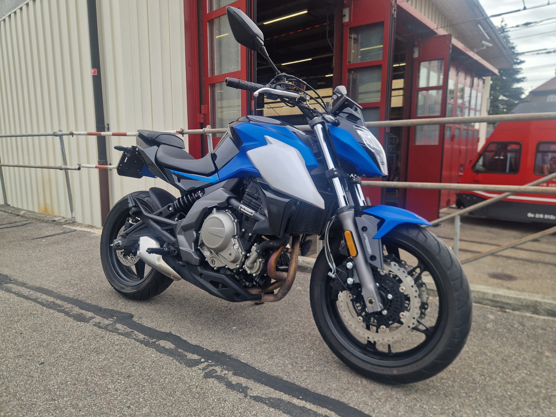 CF MOTO 650 NK (35kW)-image-1