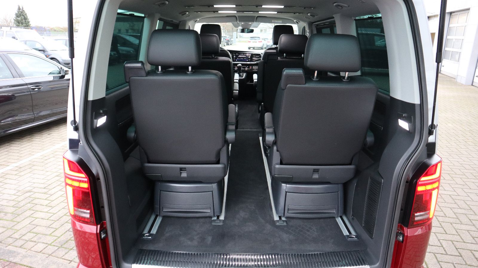 VW T6.1 Multivan 2.0 TDI Generation Six DSG-image-17
