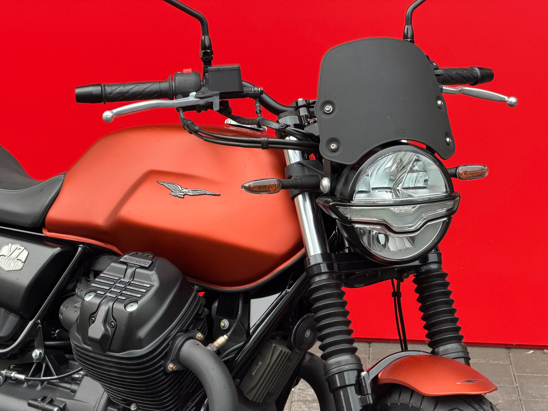 MOTO GUZZI V7 IV 850 Stone-image-9