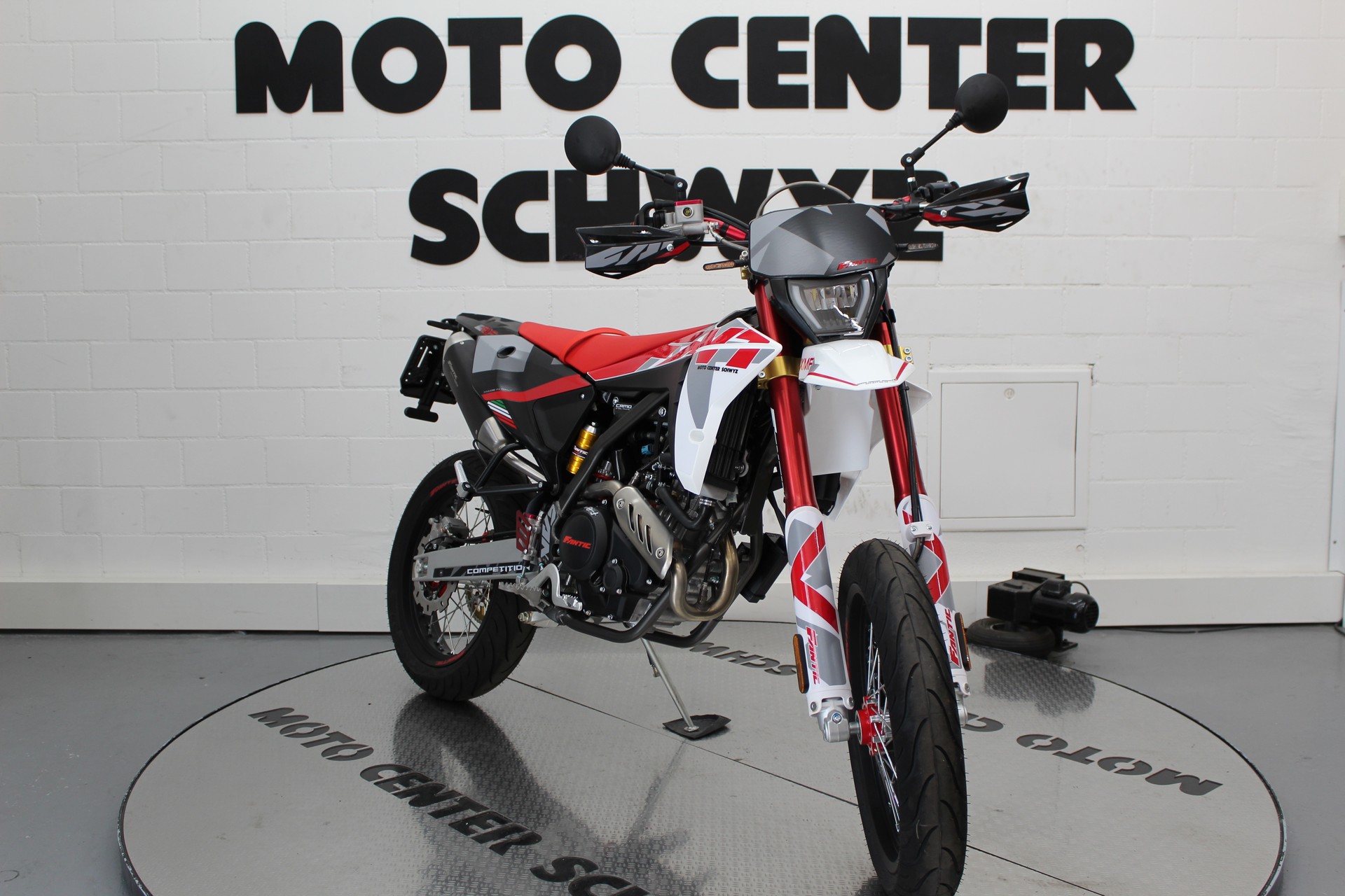 FANTIC XMF 125 COMPETITION-showroom-element-1