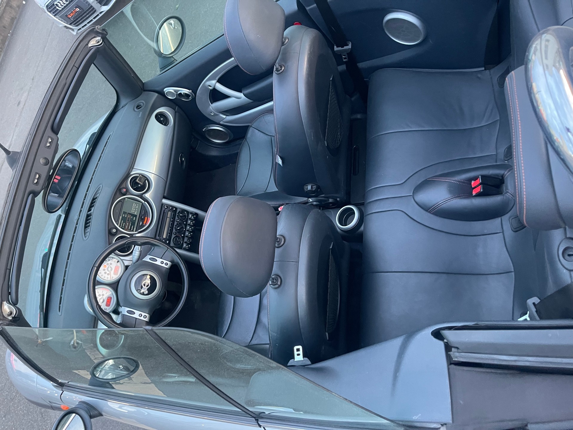 MINI Cooper Cabriolet-image-9