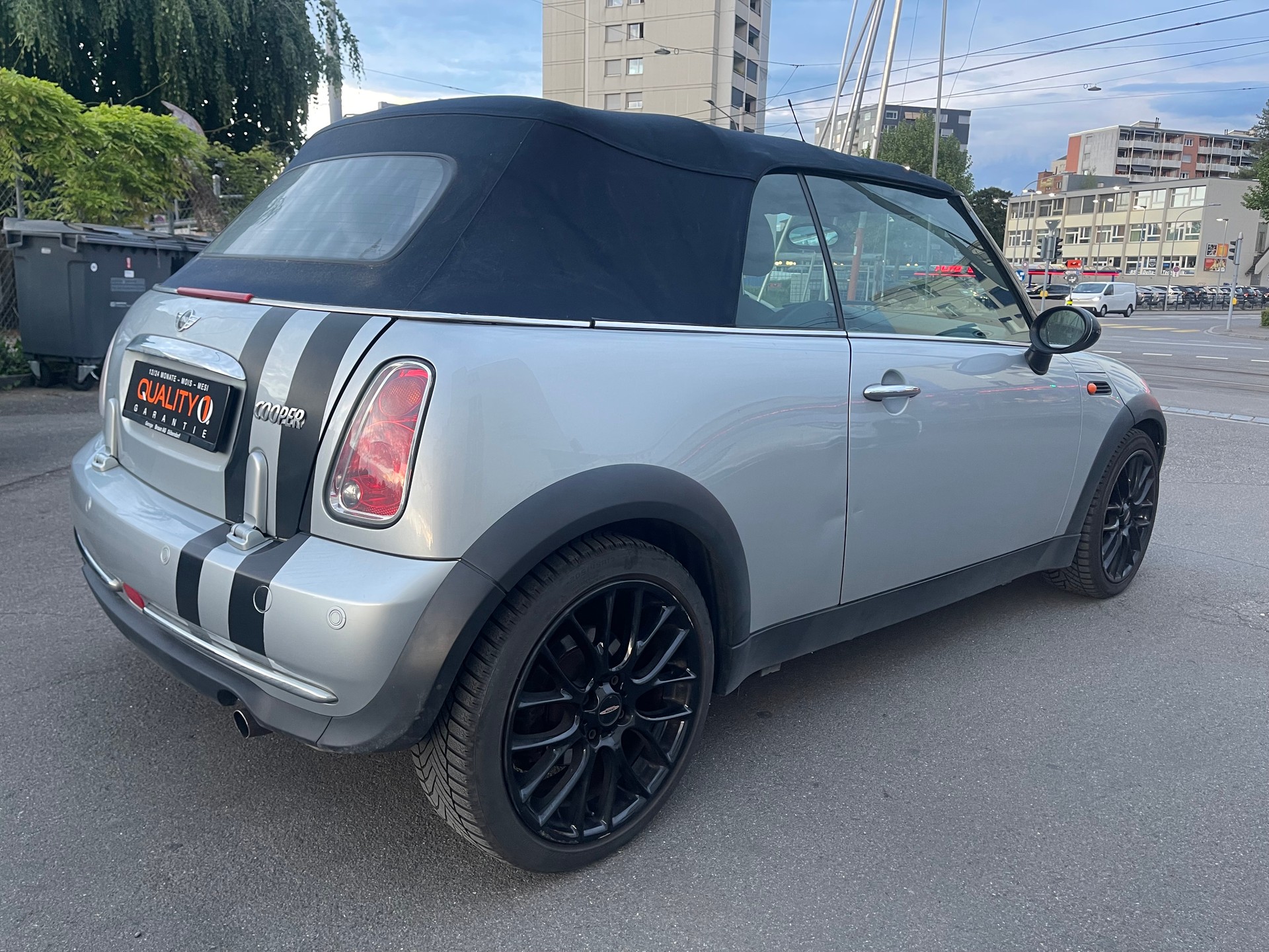 MINI Cooper Cabriolet-image-3