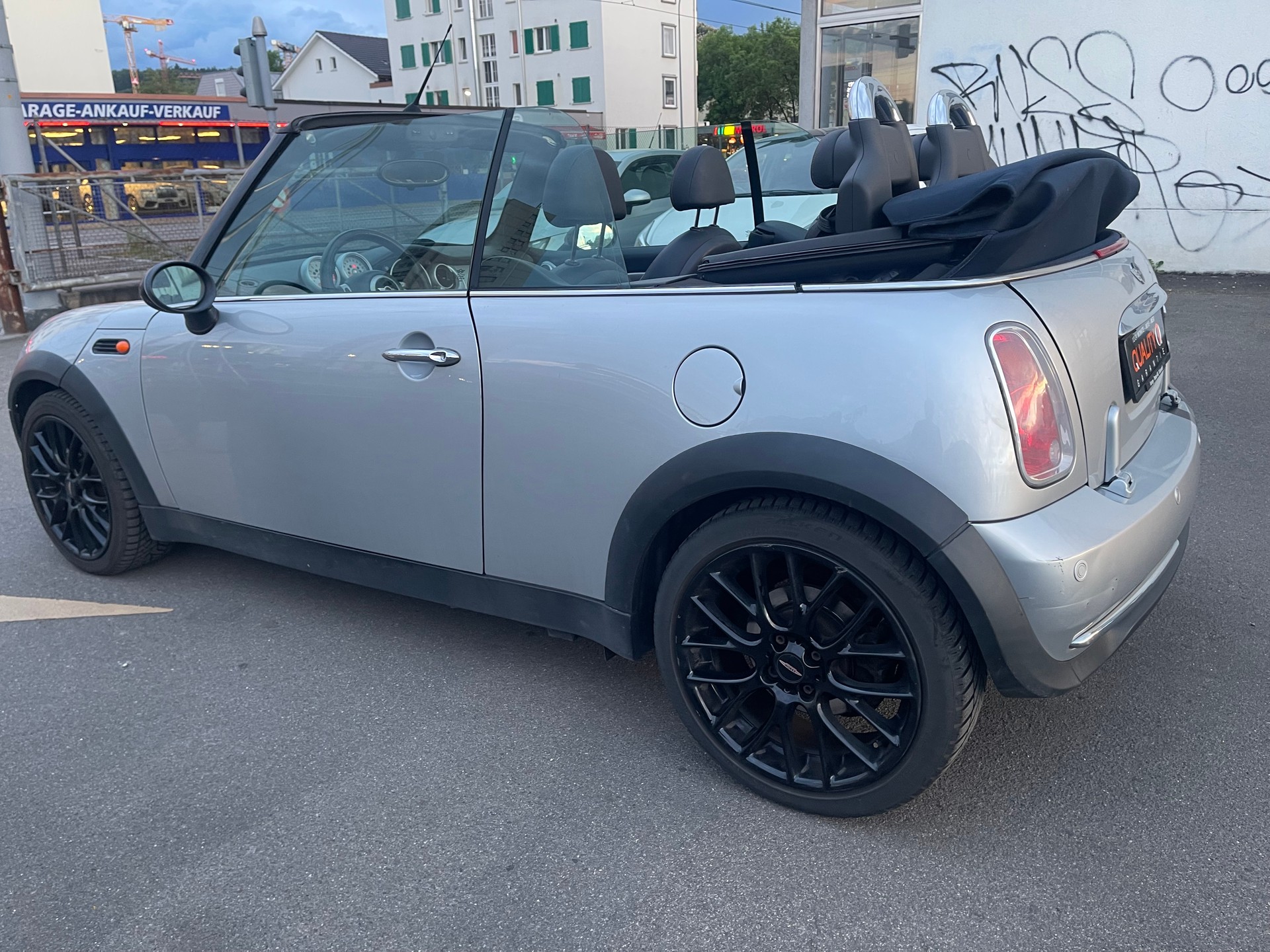 MINI Cooper Cabriolet-image-10