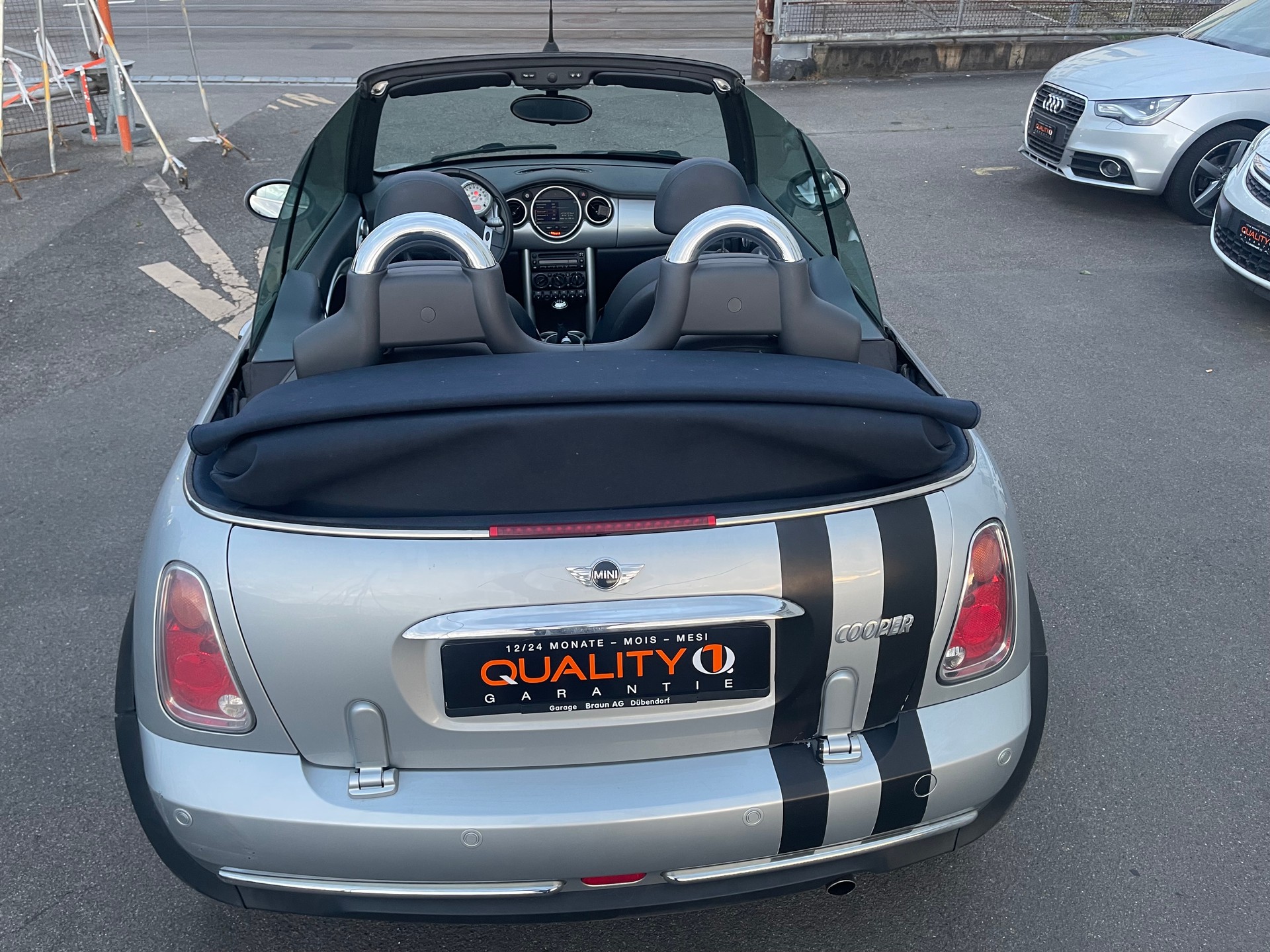 MINI Cooper Cabriolet-image-5