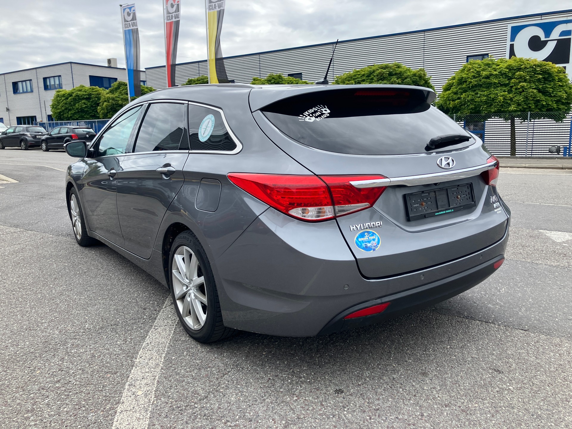 HYUNDAI i40 Wagon 2.0 GDi Premium Automatic-image-4