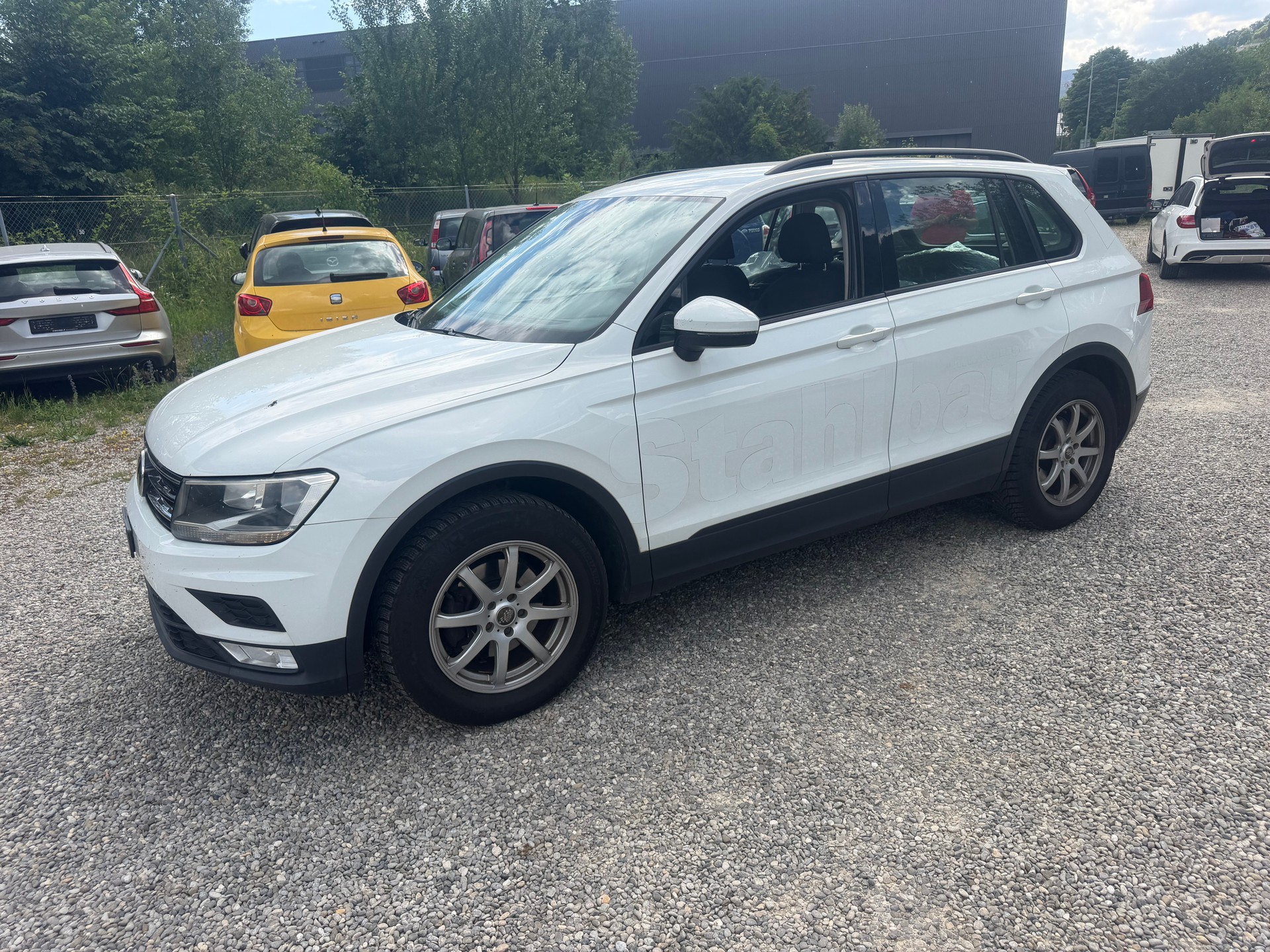 VW Tiguan 2.0 TDI SCR Trendline 4Motion DSG-image-1