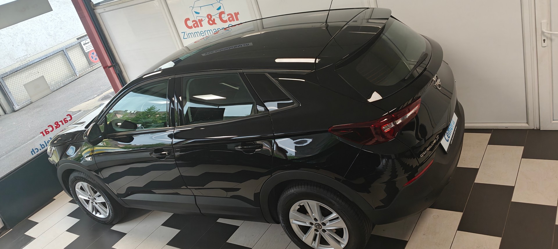 OPEL Grandland X 1.2i TP Ultimate-image-6