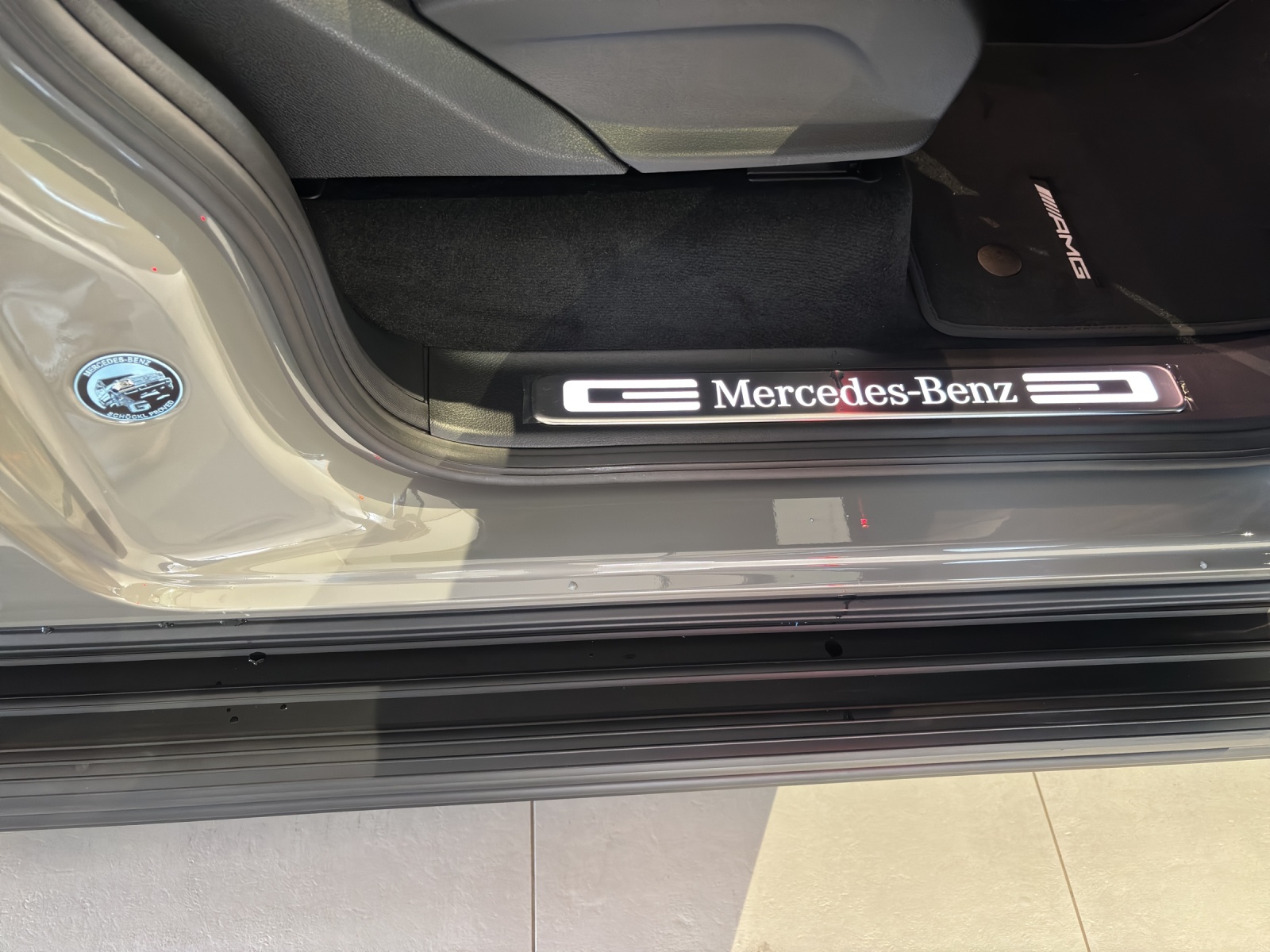 MERCEDES-BENZ G 450d 9G-Tronic-image-14