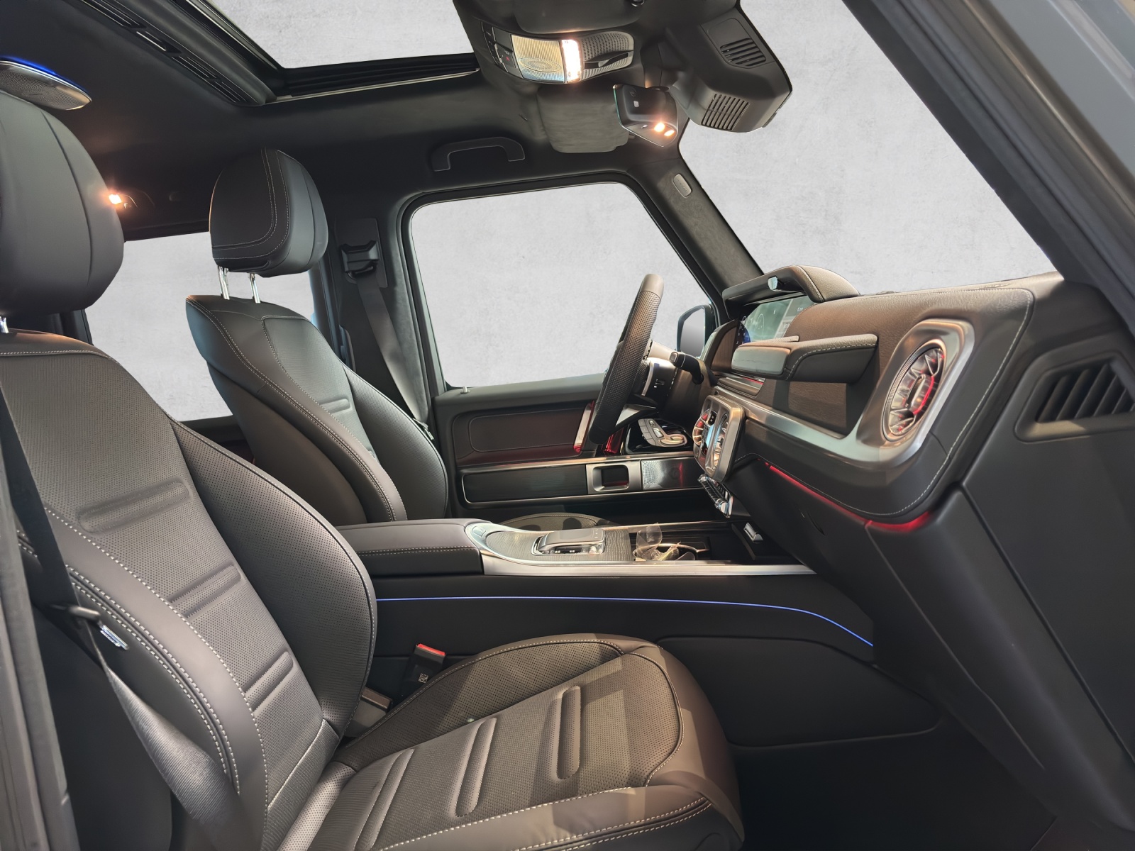 MERCEDES-BENZ G 450d 9G-Tronic-image-12