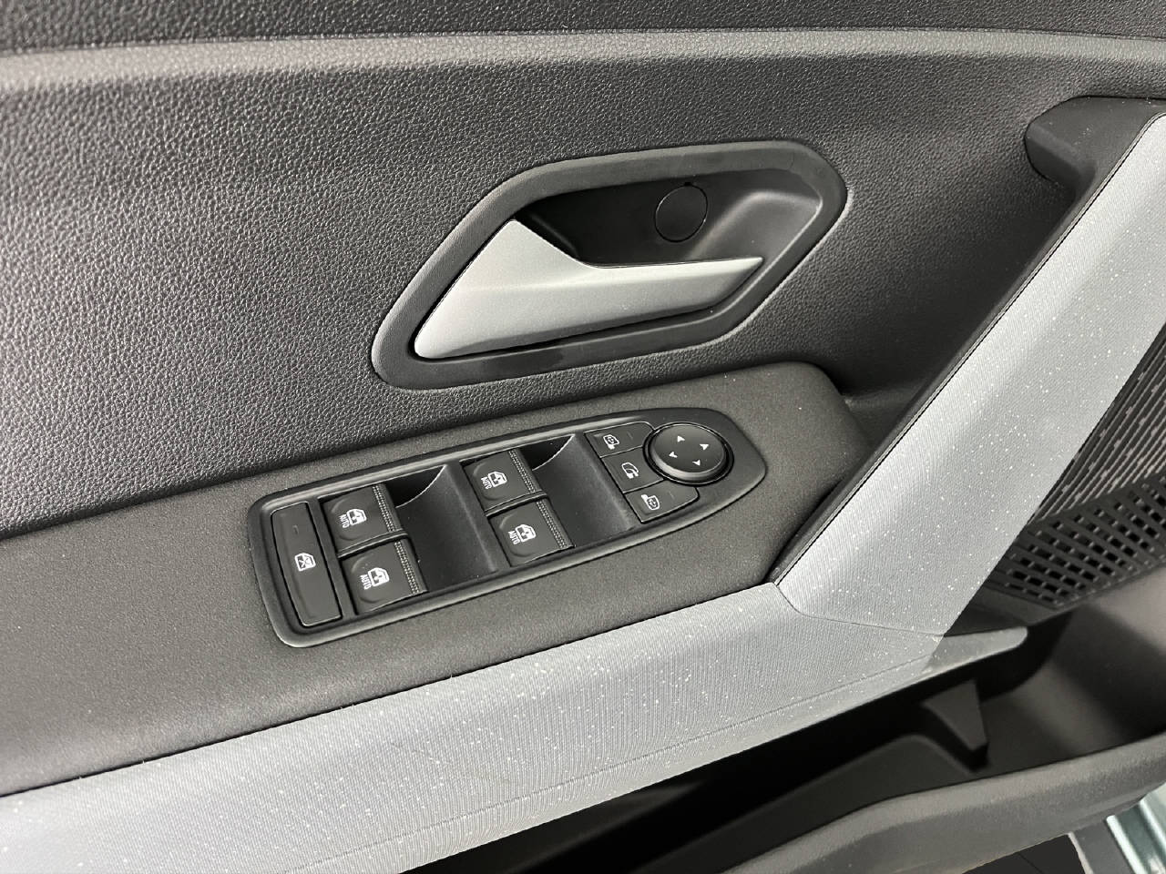 DACIA Bigster 1.2 Hybrid Journey 4WD-image-12