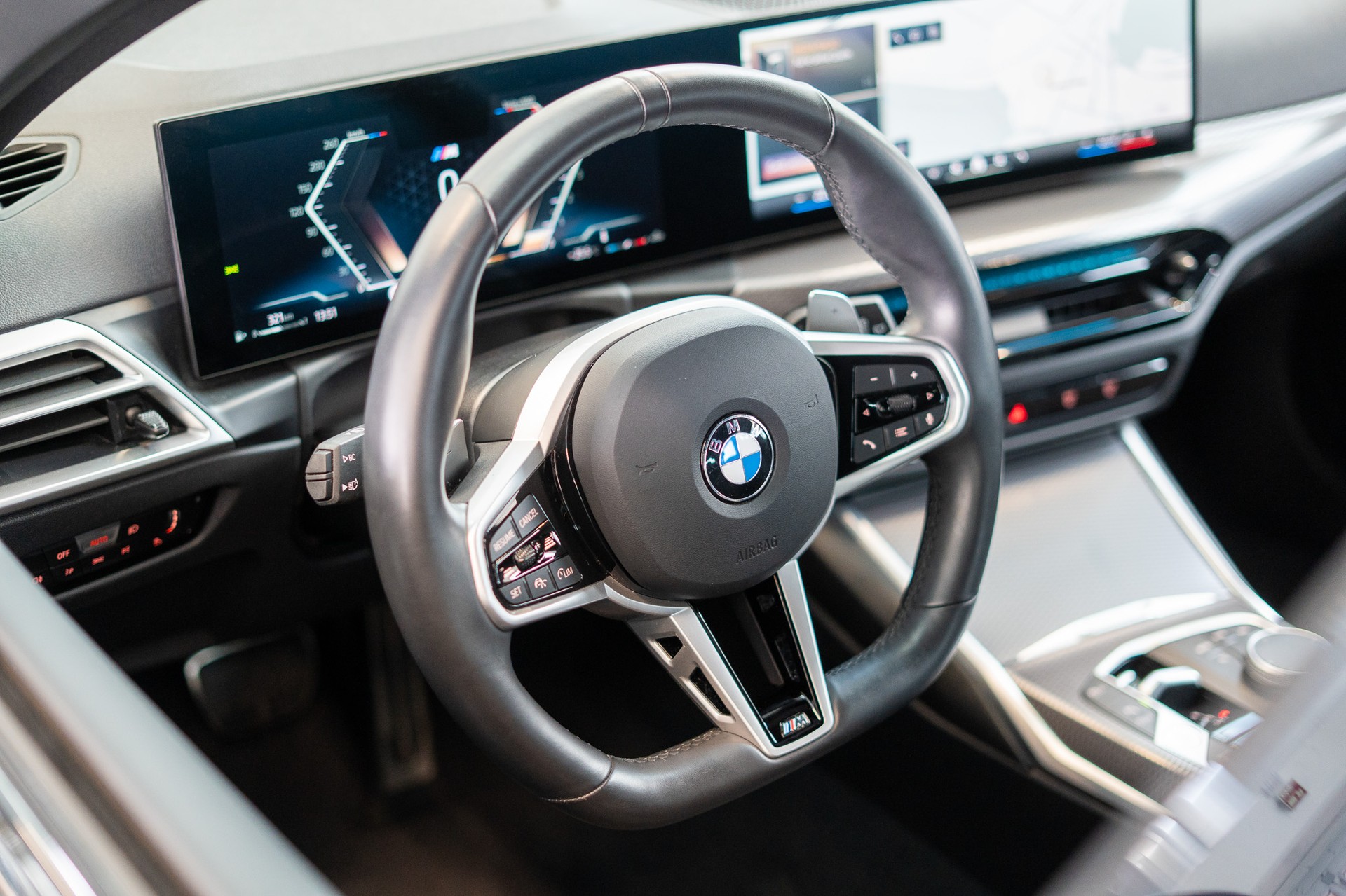 BMW 330i xDrive M Sport Touring / LCI / Rückfahrkamera / el.Heckklappe-image-11