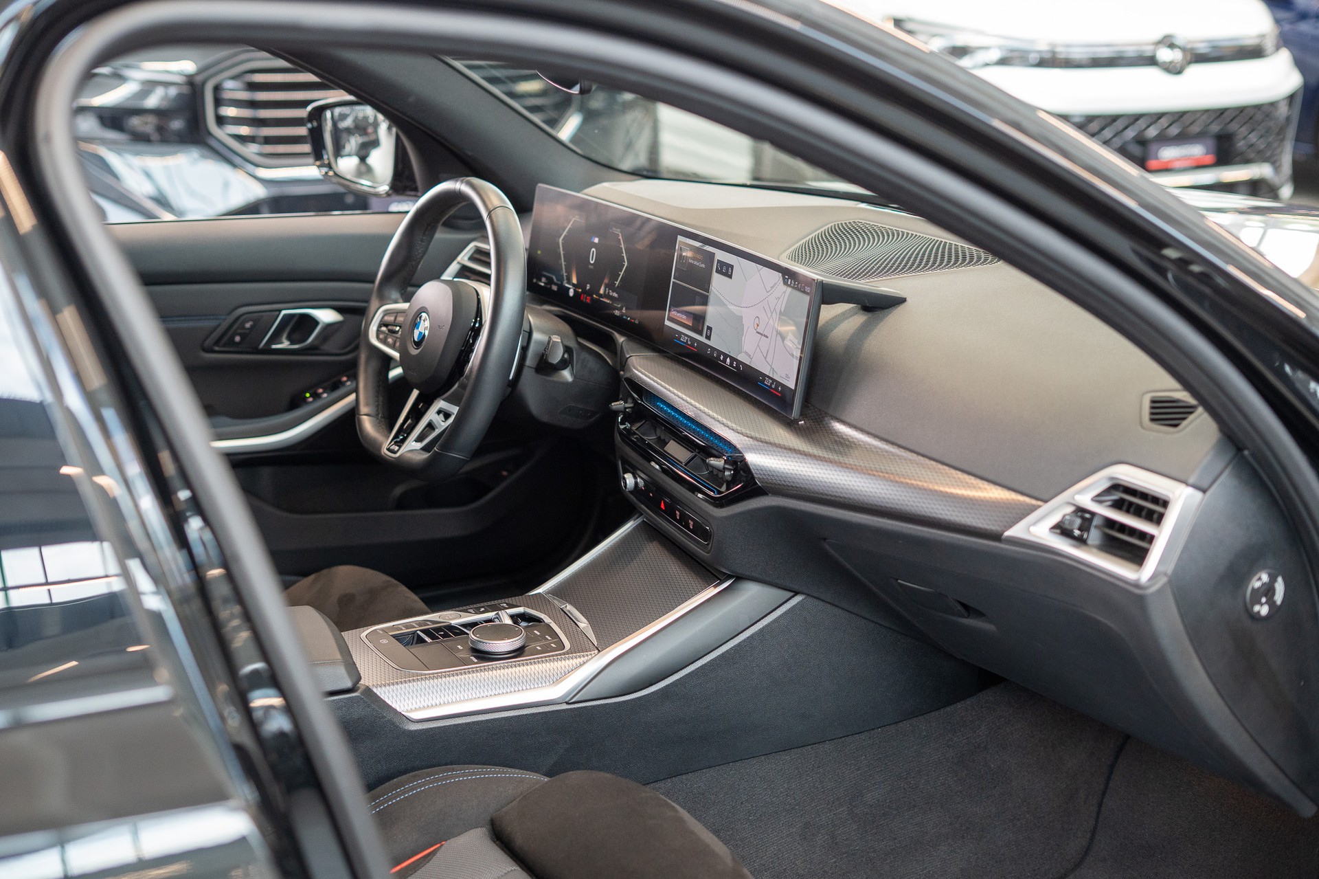 BMW 330i xDrive M Sport Touring / LCI / Rückfahrkamera / el.Heckklappe-image-15