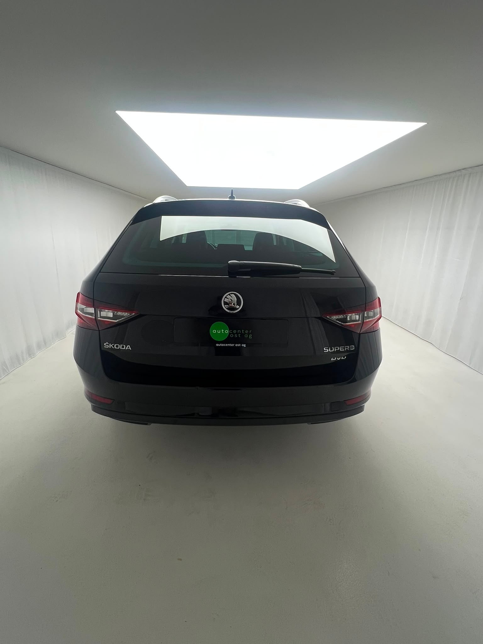 SKODA Superb Combi 2.0 TDi Style 4x4 DSG-image-5