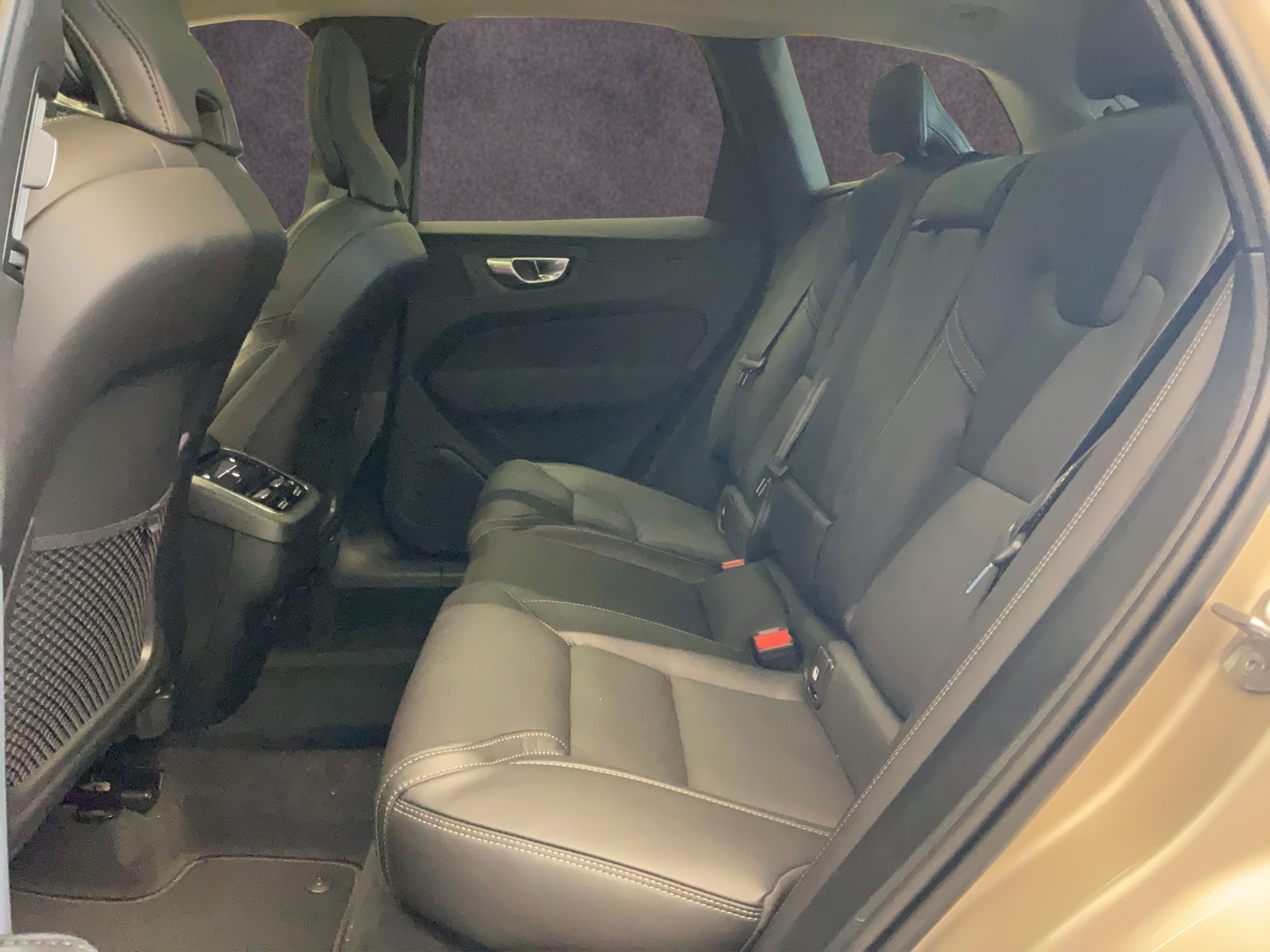 VOLVO XC60 2.0 B5 MH Ultra Dark AWD-image-12