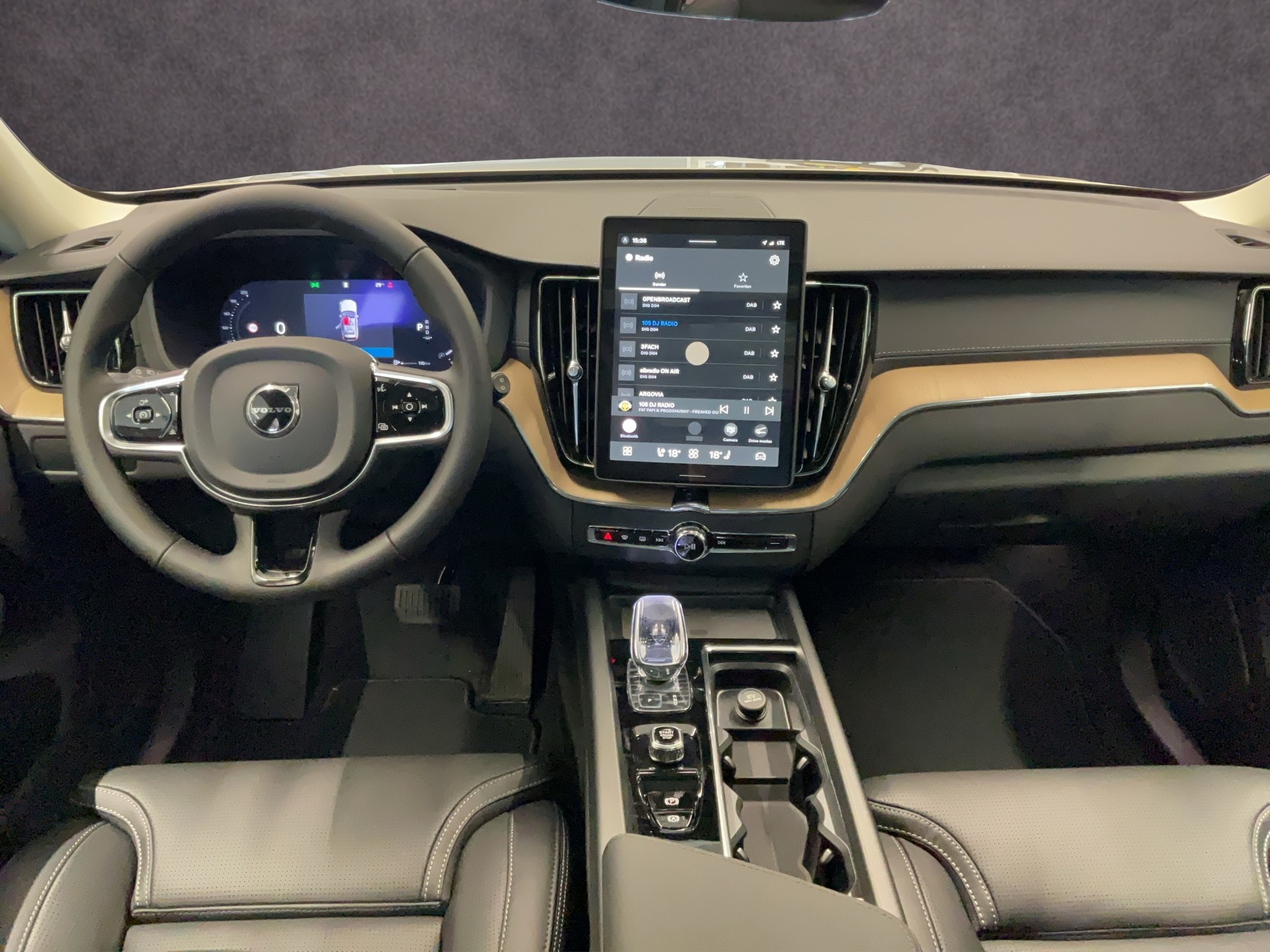 VOLVO XC60 2.0 B5 MH Ultra Dark AWD-image-10