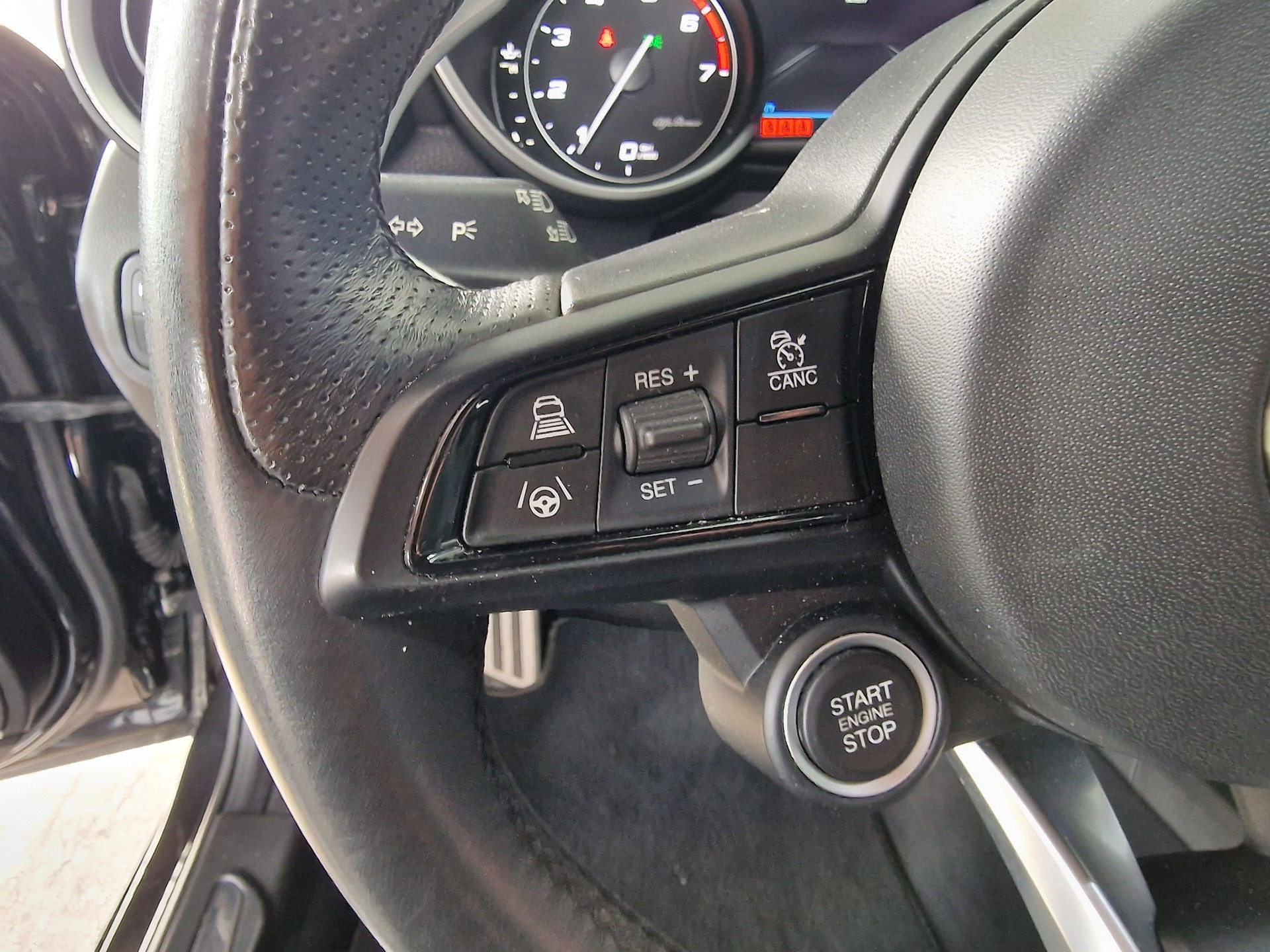 ALFA ROMEO Giulia 2.0 Veloce Q4 Automatic8x Alu 24Mt Gara-image-12